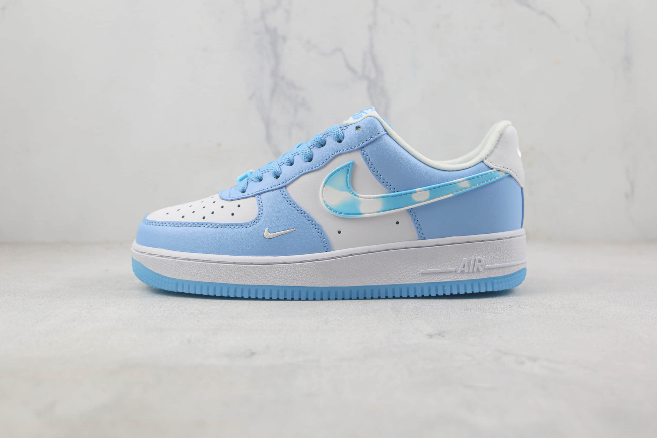 耐克Nike Air Force 1’07 Low莆田纯原复刻版本低帮空军一号白蓝双钩板鞋内置气垫 货号：DX2937-100