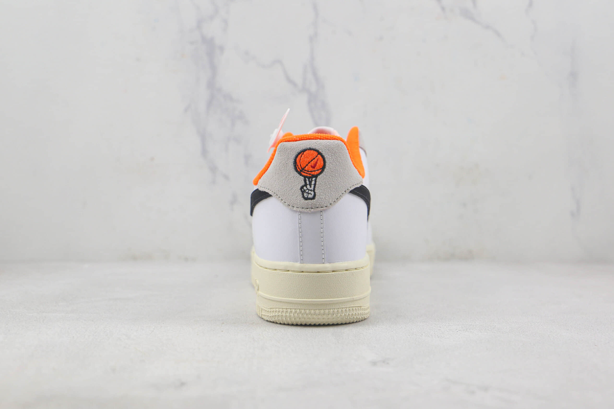 耐克Nike Air Force 1’07 Low莆田纯原复刻版本低帮空军一号白橙色黑红双钩板鞋内置气垫 货号：DX3357-100