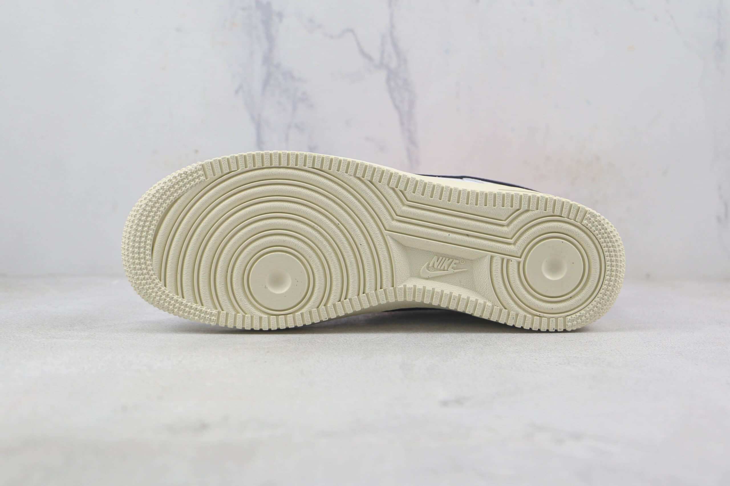 耐克Nike Air Force 1’07 Low莆田纯原复刻版本低帮空军一号白橙色黑红双钩板鞋内置气垫 货号：DX3357-100