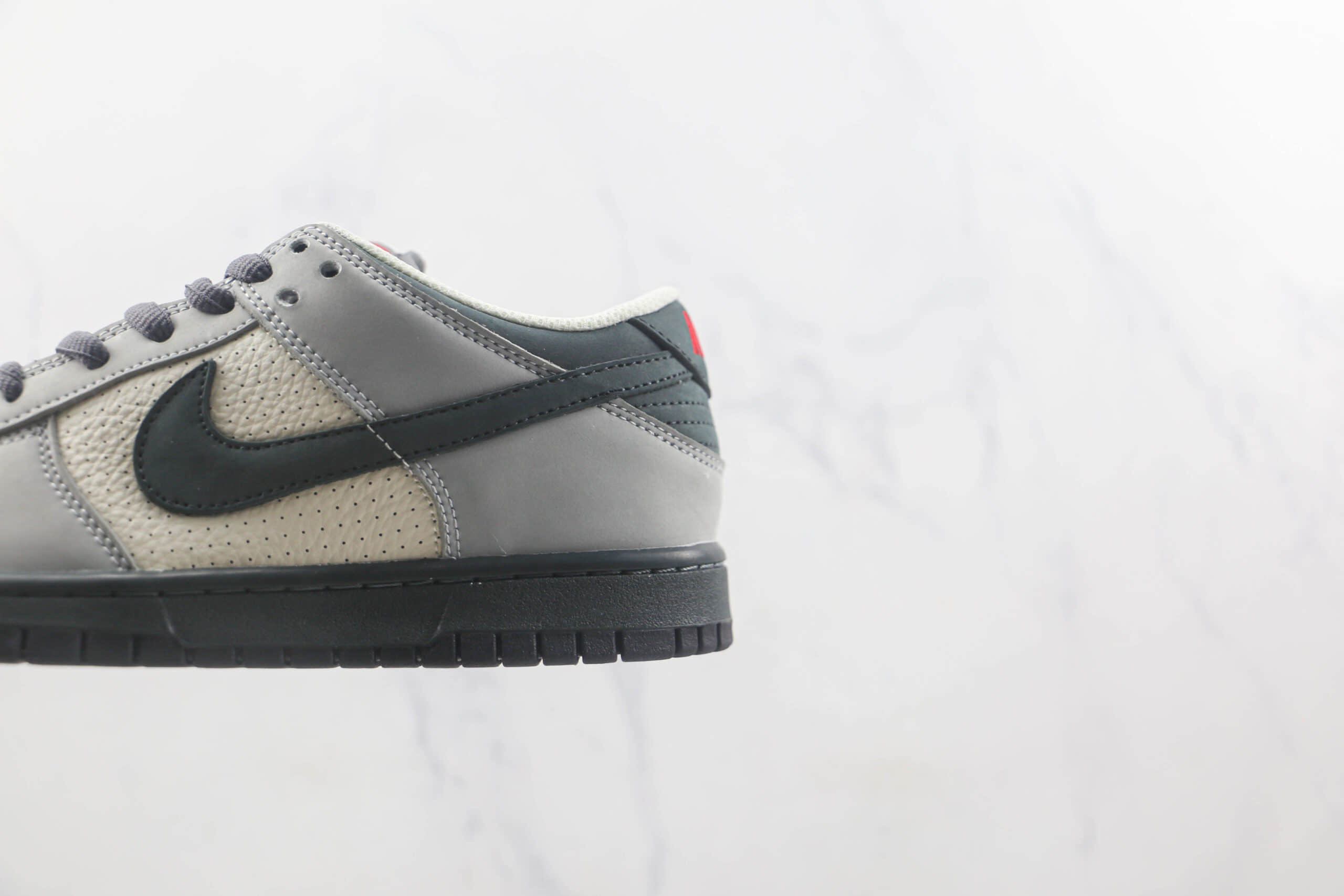 耐克Nike Dunk Low莆田天花板纯原复刻版本低帮DUNK灰白拼接板鞋内置气垫原盒原标 货号：304292-006