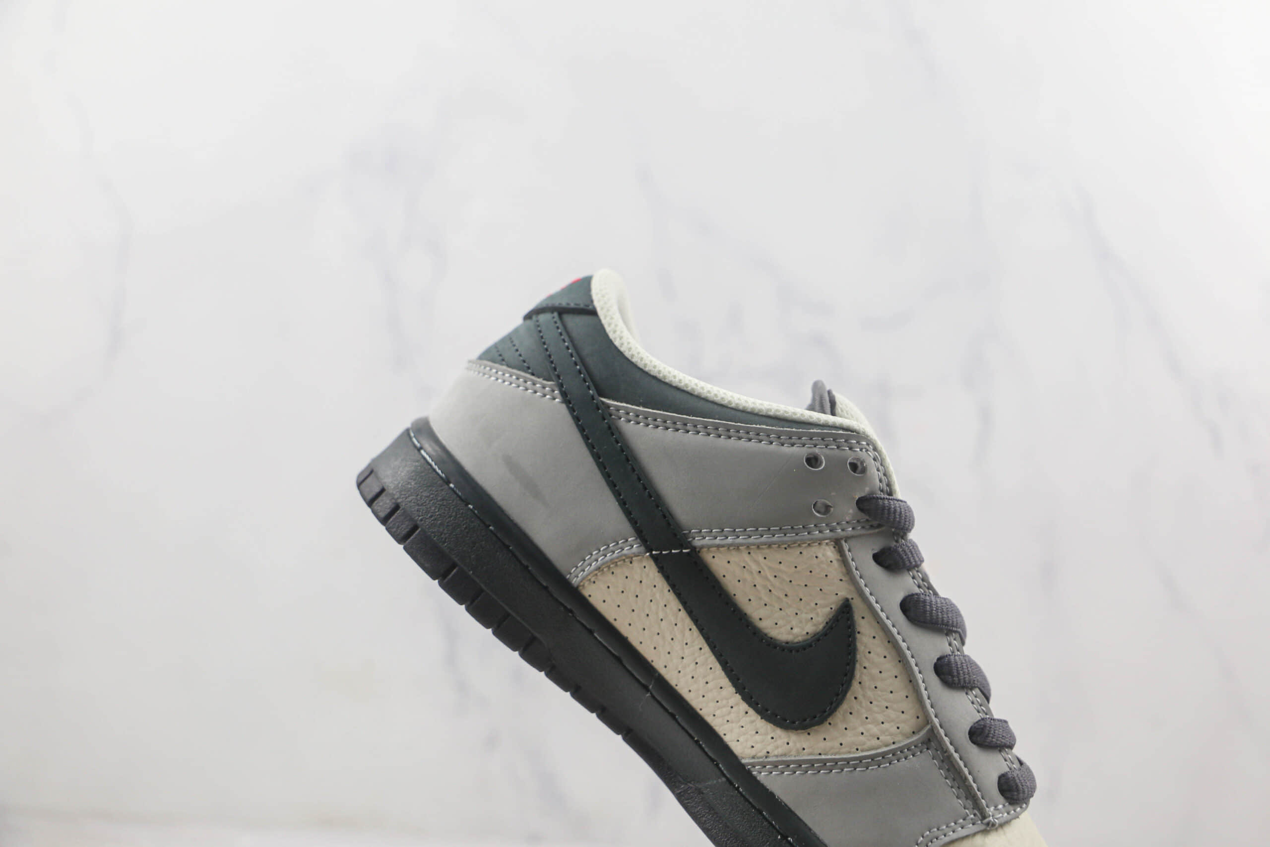 耐克Nike Dunk Low莆田天花板纯原复刻版本低帮DUNK灰白拼接板鞋内置气垫原盒原标 货号：304292-006