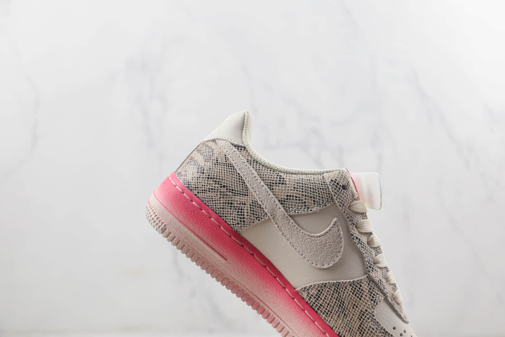 耐克Nike Air Force 1 Low 07莆田纯原复刻版本低帮空军一号白粉蛇纹配色板鞋内置气垫原盒原标 货号：DV1031-030