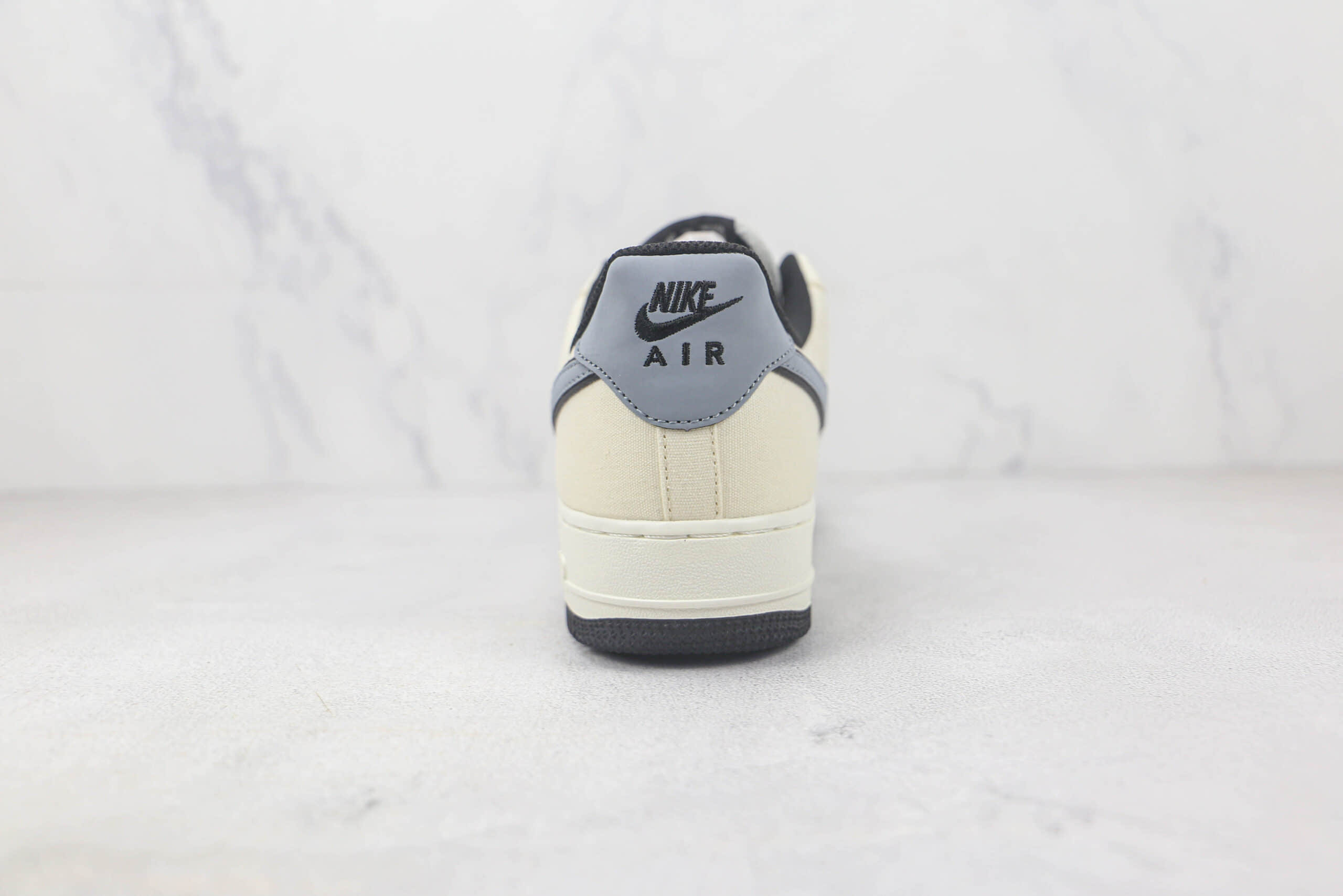 耐克Nike Air Force 1 Low 07莆田纯原复刻版本低帮空军一号浅烟灰色板鞋内置气垫原盒原标 货号：DG2296-020