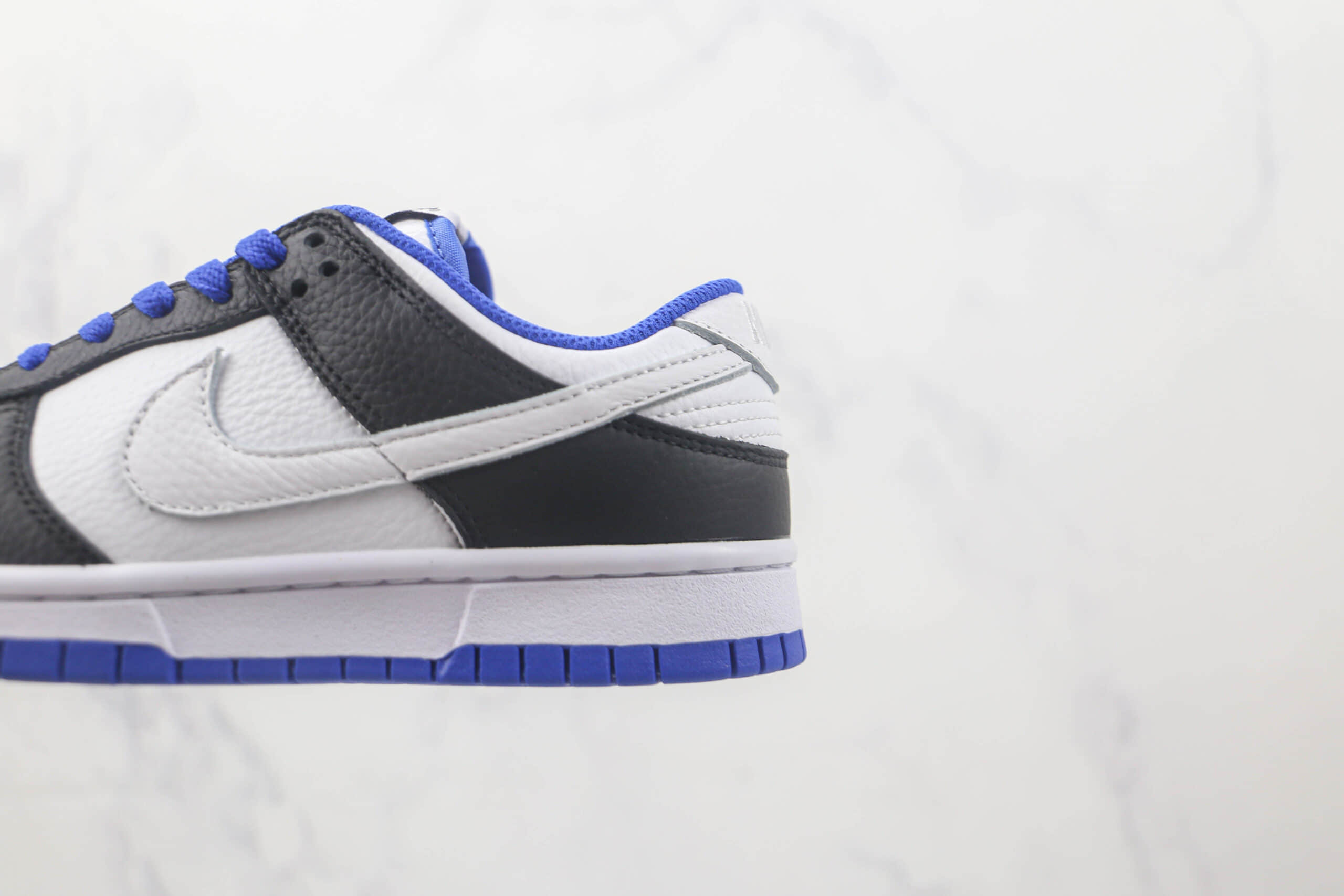 耐克Nike SB Dunk Low Dunk莆田天花板纯原复刻版本低帮SB DUNK白黑蓝色板鞋原盒原标 货号：FD9064-110