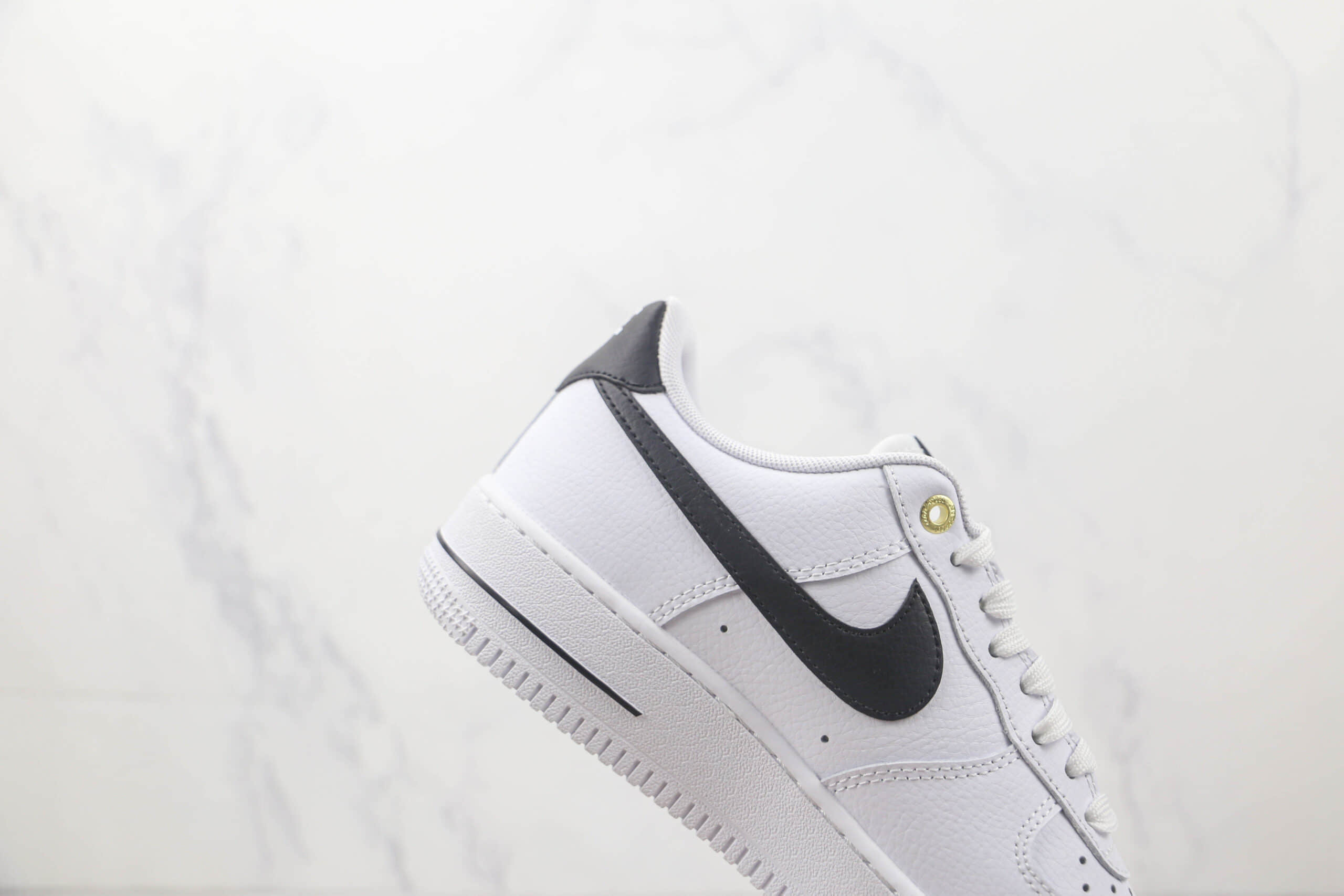 耐克Nike Air Force 1 Low 07莆田纯原复刻版本低帮空军一号黑银色板鞋内置气垫原盒原标 货号：DQ7658-100
