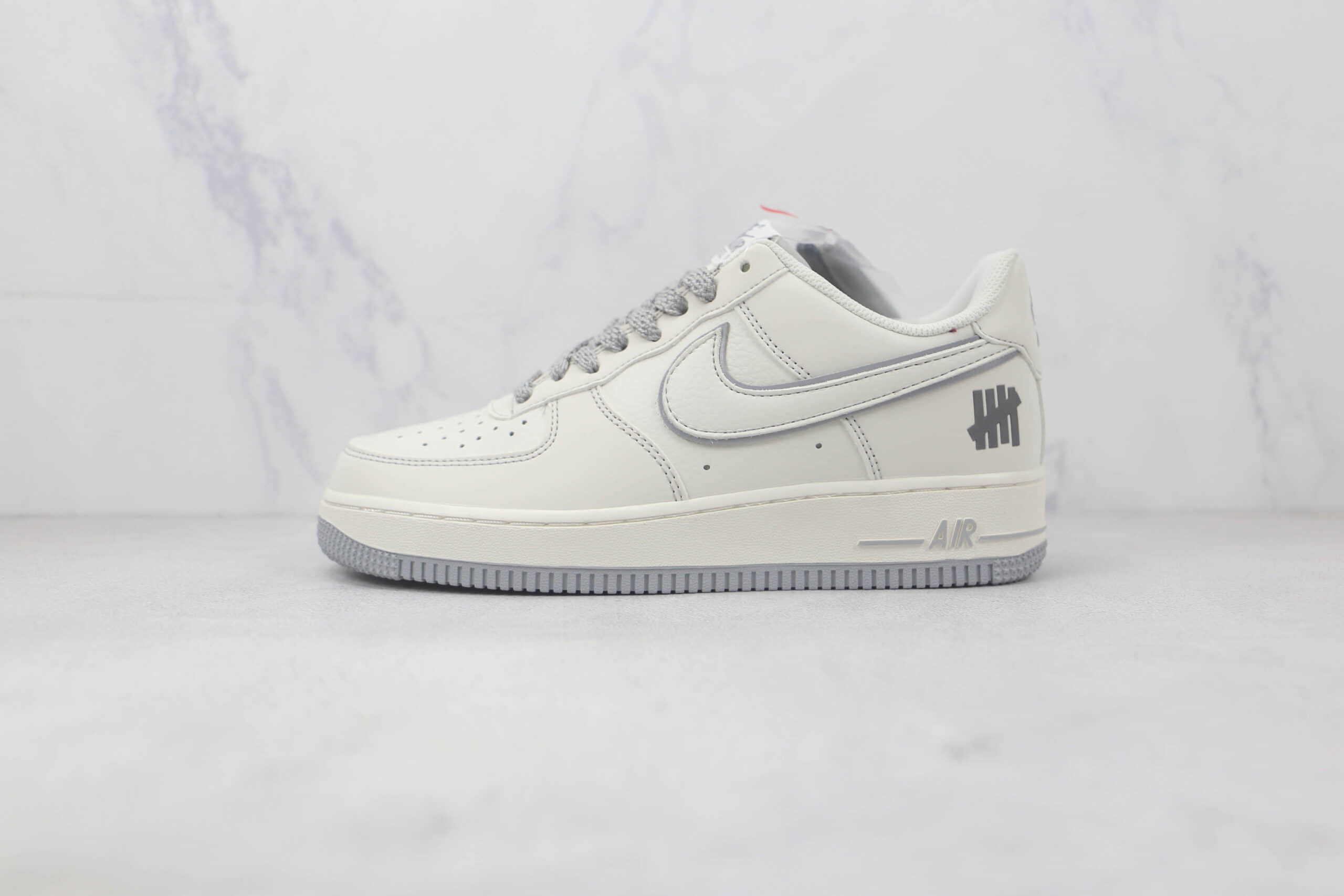 耐克Nike Air Force 1 Low 07纯原版本空军一号白灰色休闲板鞋 耐克低帮空军一号马克笔板鞋 货号：UN3699-055