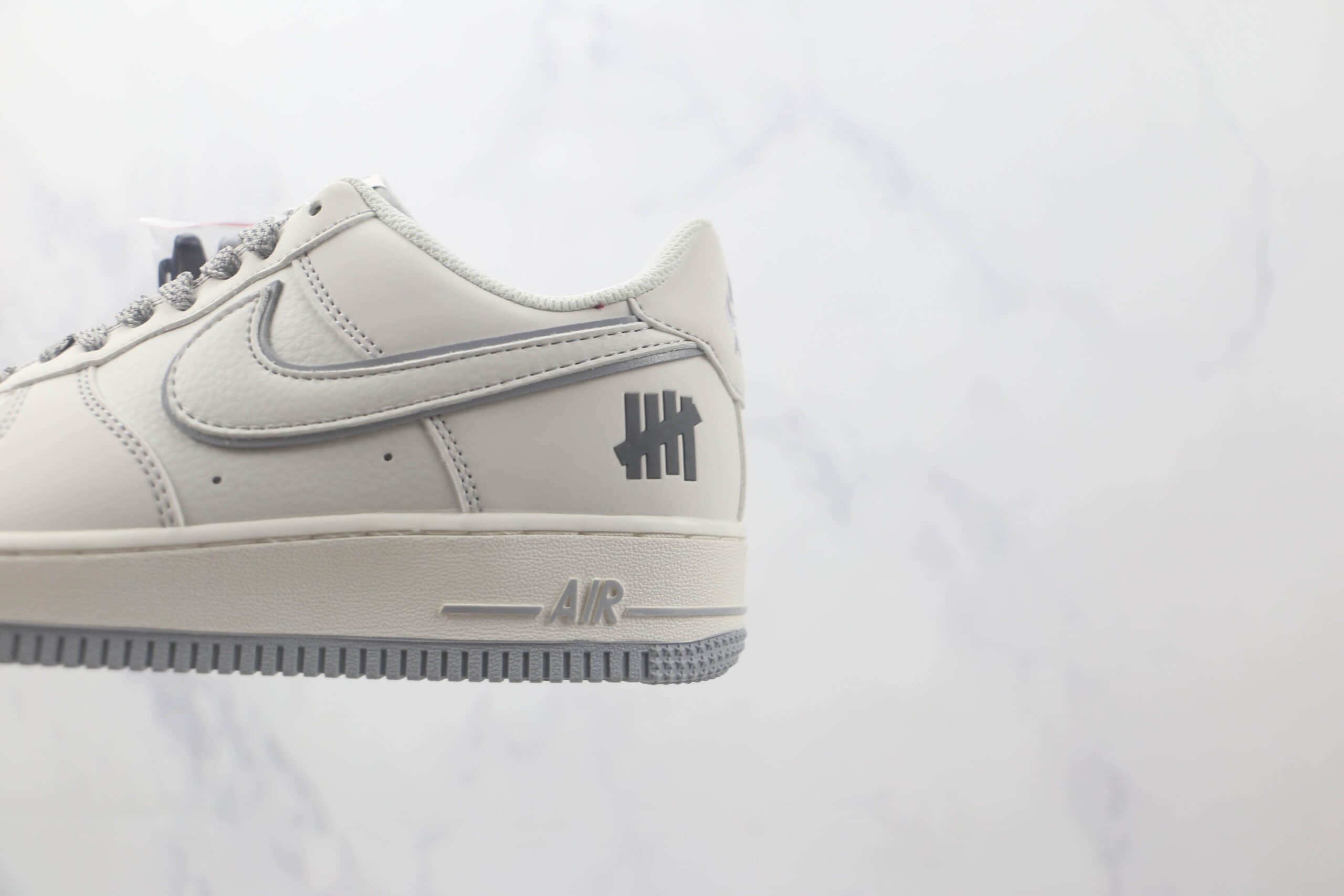 耐克Nike Air Force 1 Low 07纯原版本空军一号白灰色休闲板鞋 耐克低帮空军一号马克笔板鞋 货号：UN3699-055