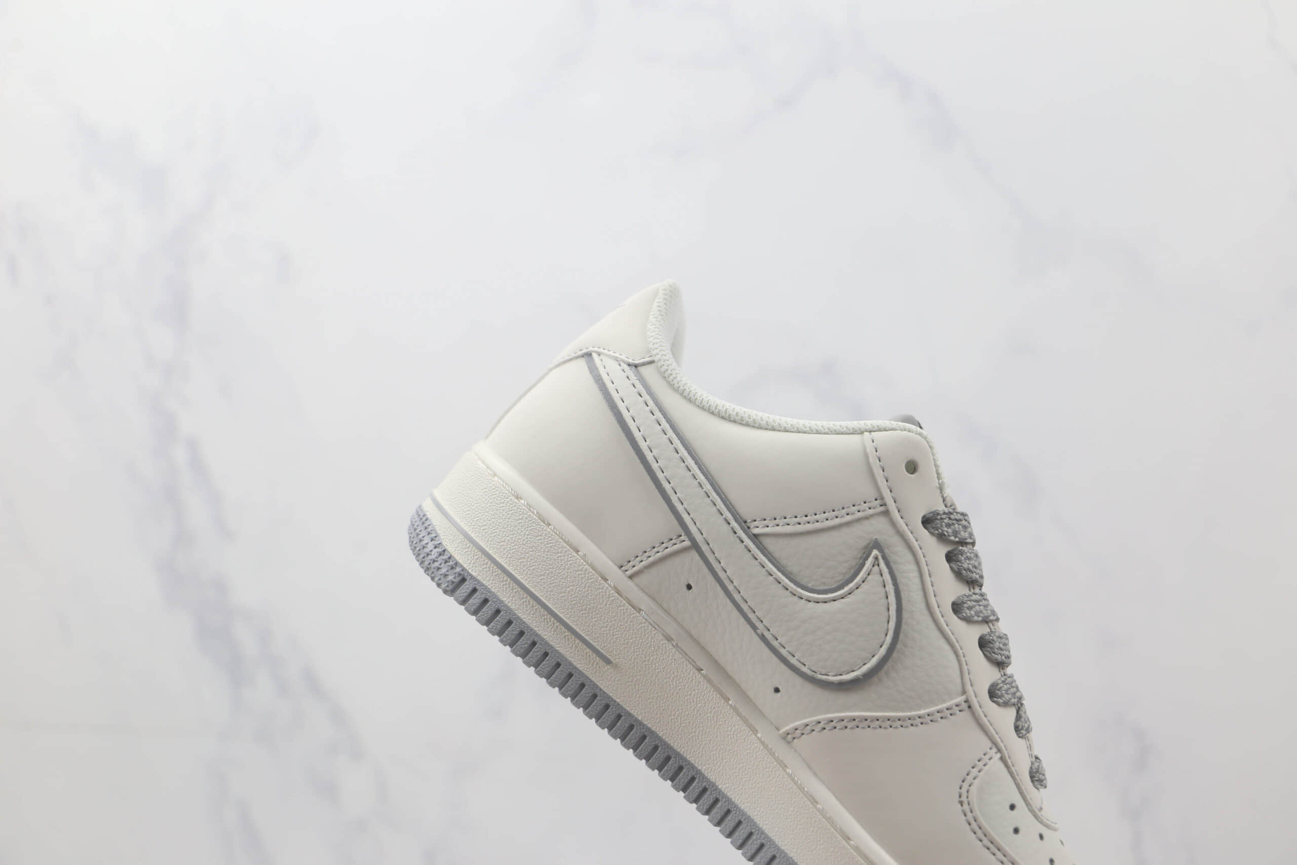耐克Nike Air Force 1 Low 07纯原版本空军一号白灰色休闲板鞋 耐克低帮空军一号马克笔板鞋 货号：UN3699-055