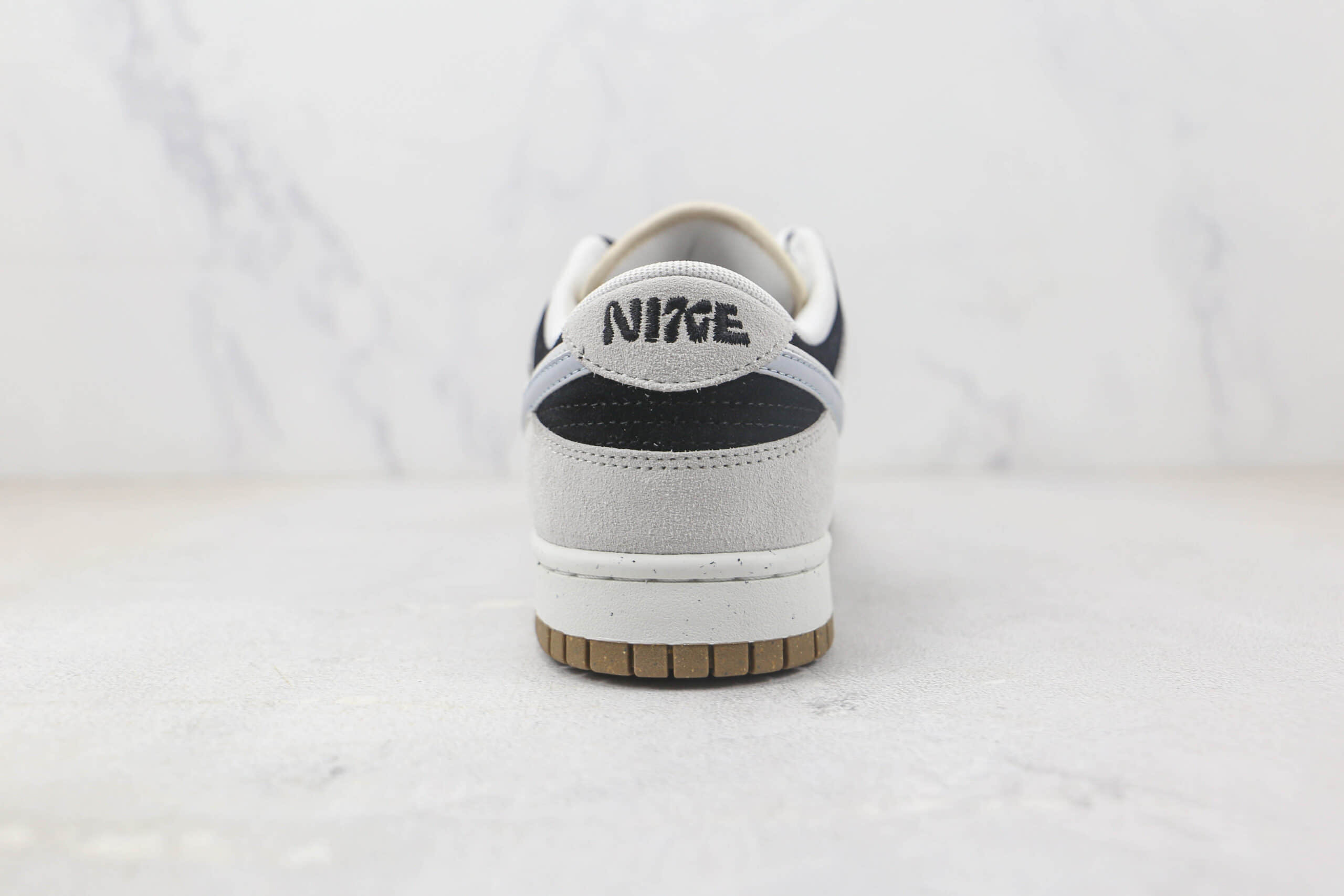 耐克Nike Dunk Low SE 85纯原版本低帮DUNK灰白双钩板鞋 莆田耐克DUNK货源 货号：DD9457-102