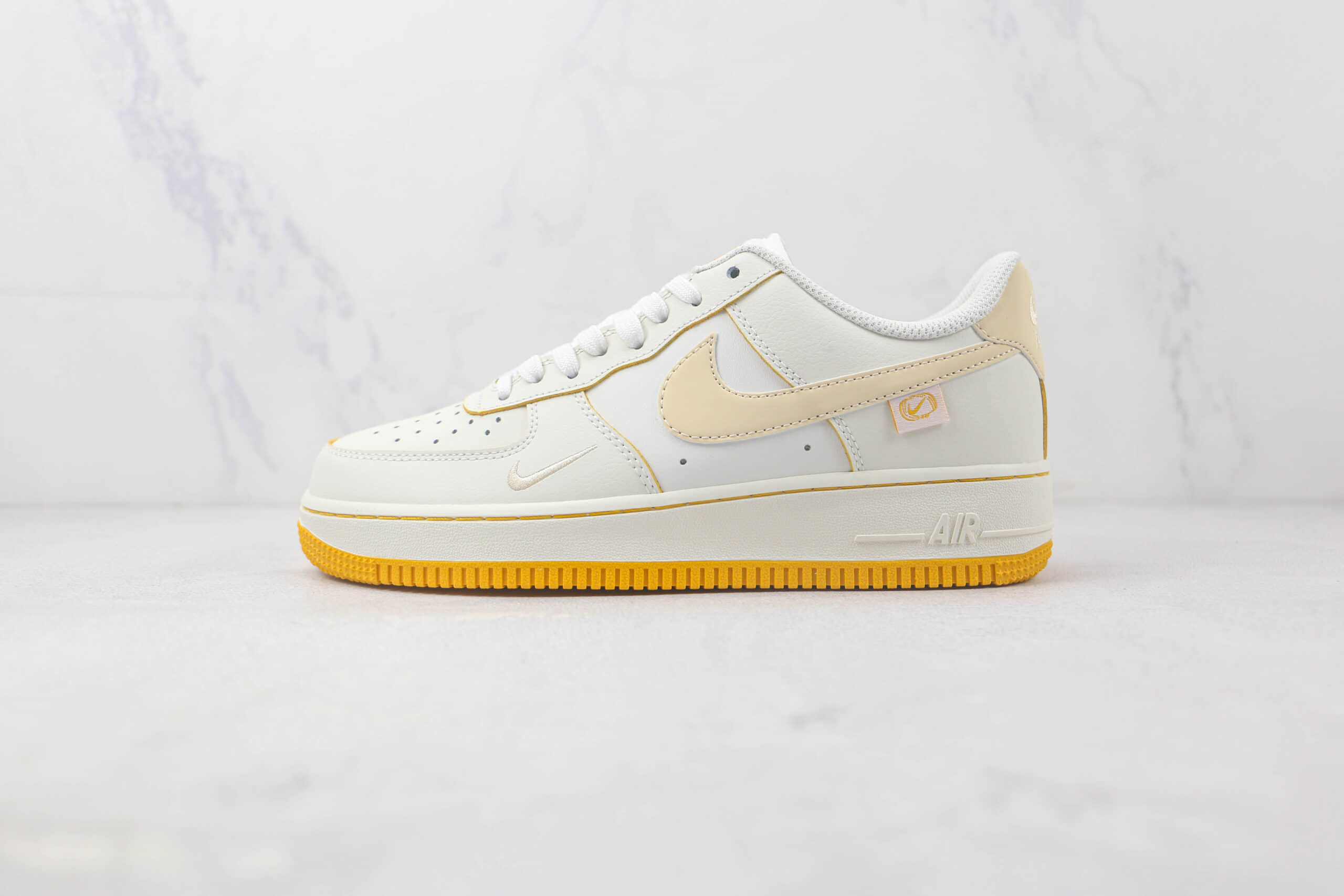 耐克Nike Air Force 1'07 Low Egg Yolk纯原版本空军一号咸蛋黄配色板鞋 耐克空军一号校园板鞋 货号：FB1839-222