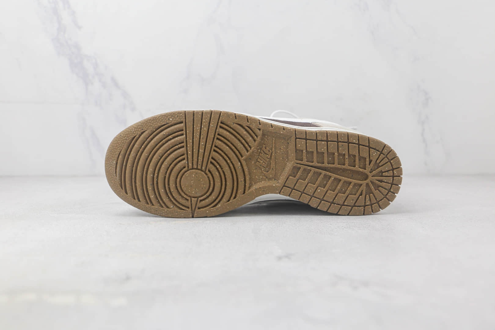耐克Nike Dunk Low SE 85纯原版本低帮DUNK黑白双钩板鞋 莆田天花板DUNK系列 货号：DO9457-105