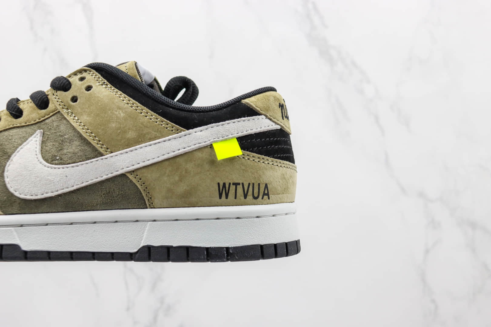 耐克Nike SB Dunk Low Dunk纯原版本低帮SB DUNK绿麂皮白勾板鞋 莆田天花板DUNK板鞋 货号：WT1233-033