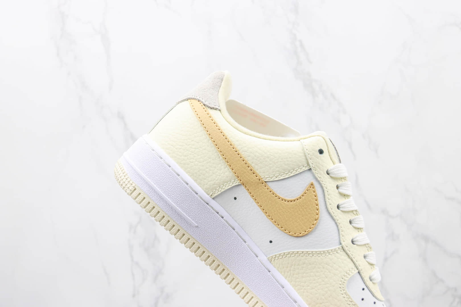 耐克Nike Air Force 1 Low 07纯原版本低帮空军一号奶黄白色板鞋 莆田耐克空军一号板鞋 货号：DX8953-100