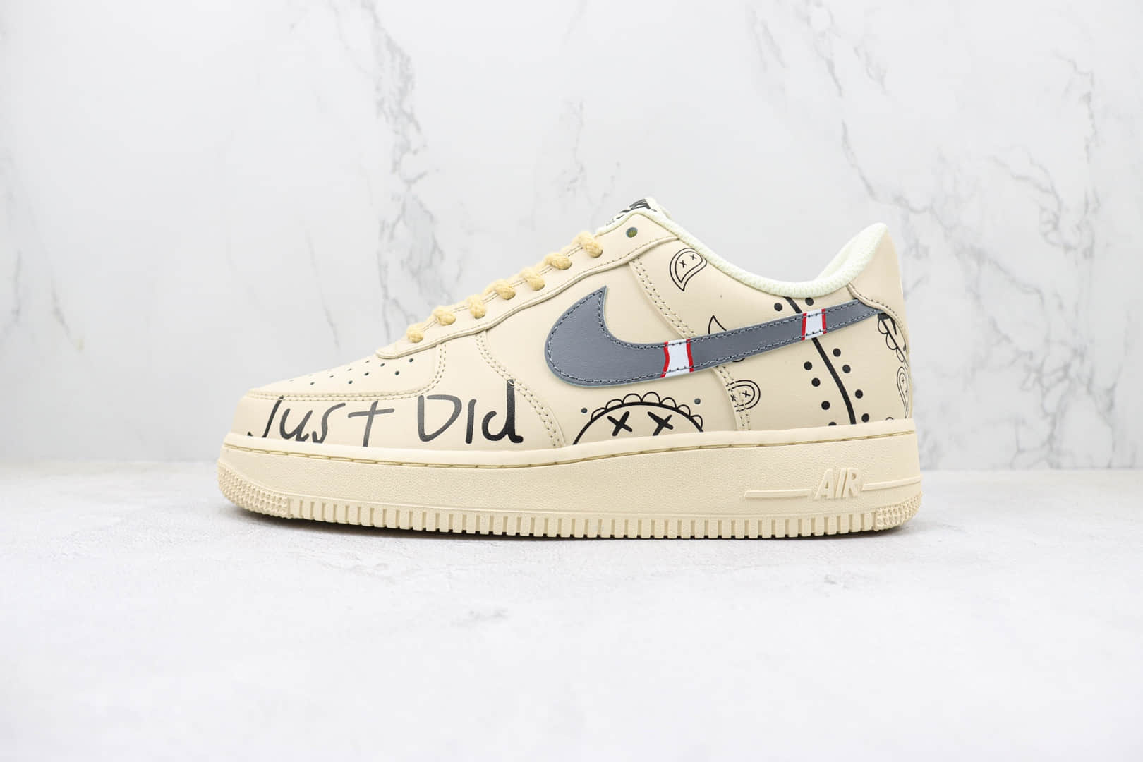 耐克Nike Air Force 1 Low纯原版本低帮空军一号米色涂鸦腰果花配色板鞋 天花板耐克空军一号系列 货号：CW2288-316