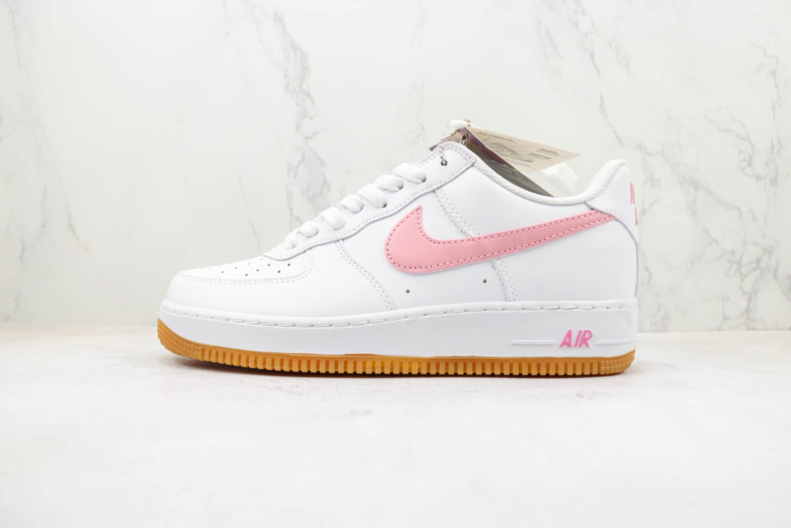耐克Nike Air Force 1 '07 Low纯原版本低帮空军一号白粉色生胶底配色板鞋 耐克AF1系列板鞋 货号：DM0576-101