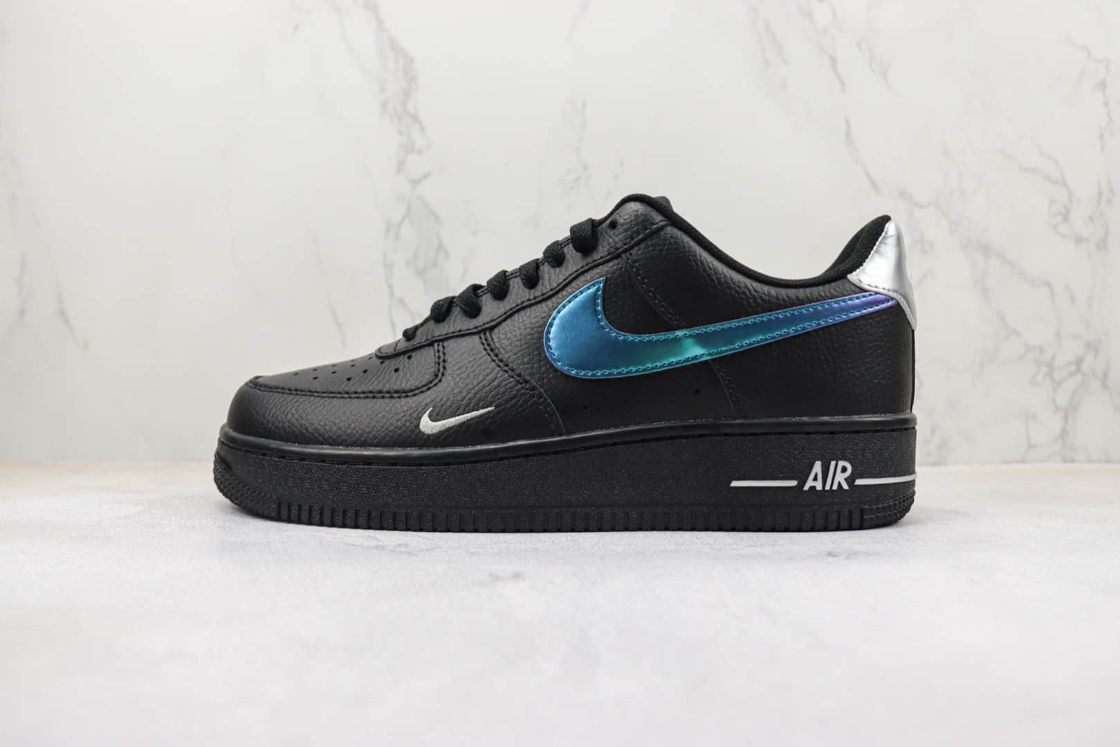 耐克Nike Air Force 1纯原版本低帮空军一号黑色镭射勾板鞋 莆田天花板AF1系列 货号：FD0654-001