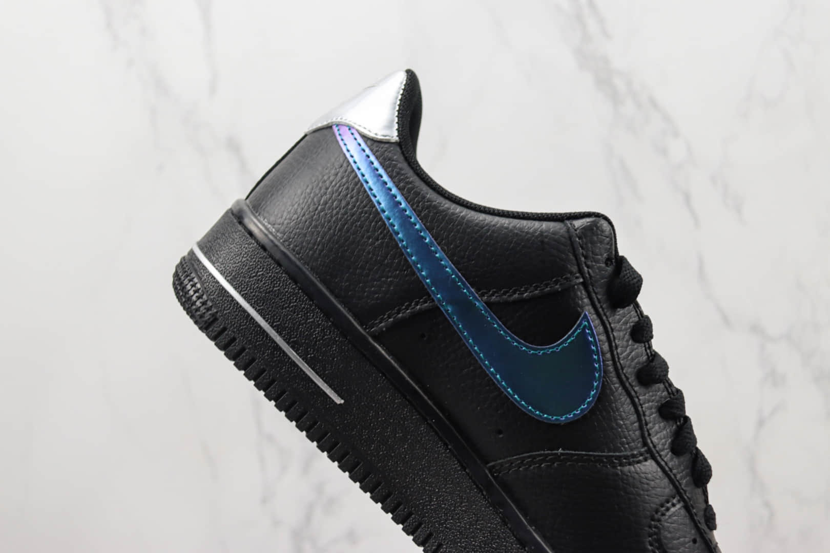 耐克Nike Air Force 1纯原版本低帮空军一号黑色镭射勾板鞋 莆田天花板AF1系列 货号：FD0654-001