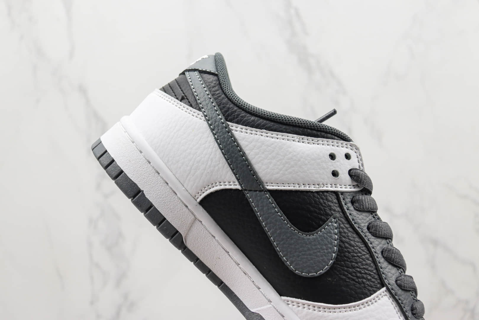 耐克NIKE SB Dunk Low纯原版本大友克洋SB DUNK黑白色板鞋 莆田DUNK系列板鞋 货号：MG3699-002