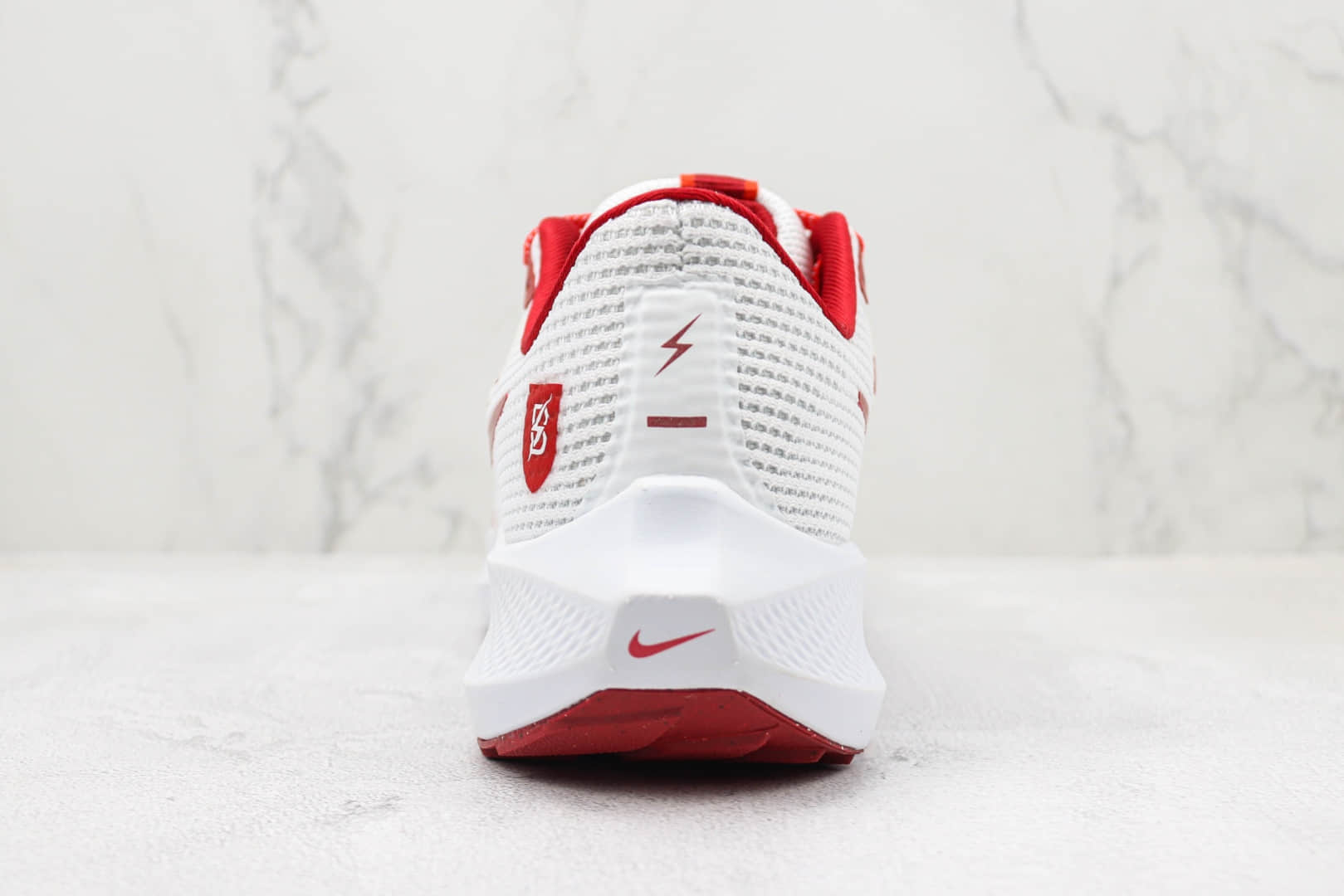 耐克Nike Zoom Pegasus 40纯原版本登月40代白红色马拉松跑鞋 莆田耐克货源 货号：FJ2844-100