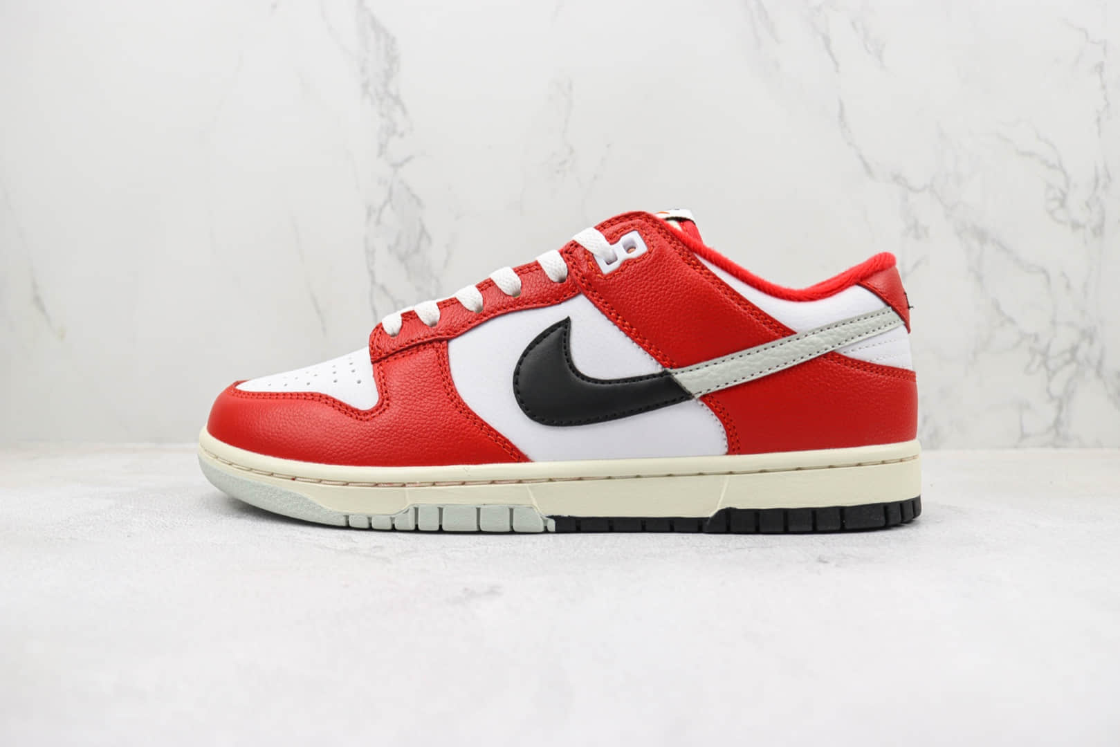 耐克Nike SB Dunk Low纯原版本低帮SB Dunk芝加哥拼色板鞋 莆田天花板Dunk系列 货号：DZ2536-600