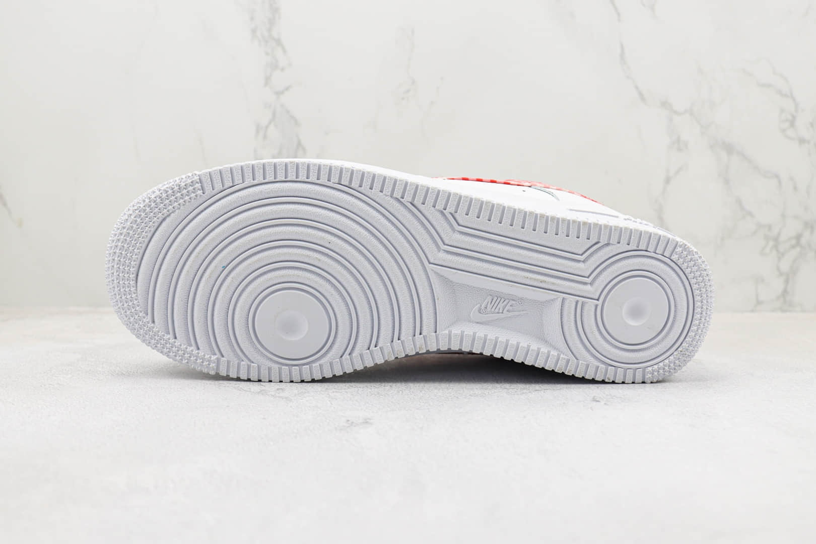 耐克Nike Air Force 1'07 Low纯原版本低帮空军一号白红色格子布板鞋 莆田天花板AF1系列 货号：DZ2784-101