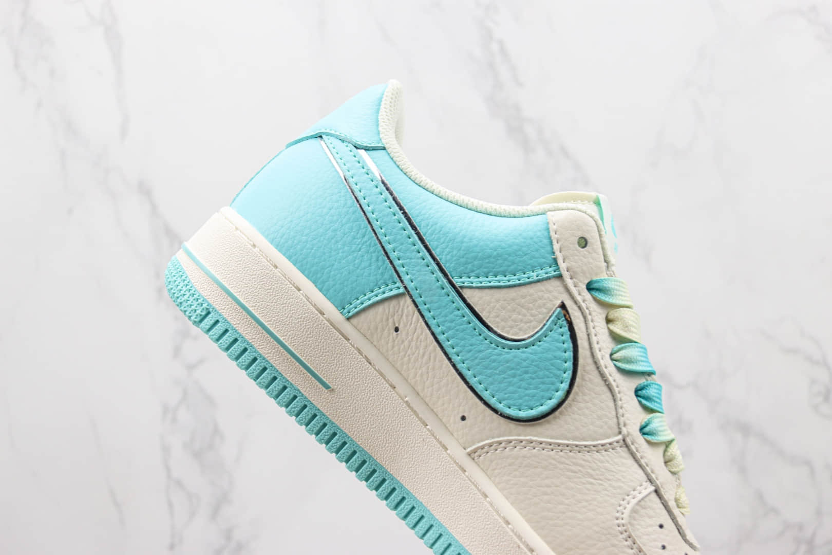 耐克Nike Air Force 1'07 LV8纯原版本低帮空军一号米白蓝银勾板鞋 莆田天花板AF1系列 货号：IO5636-555