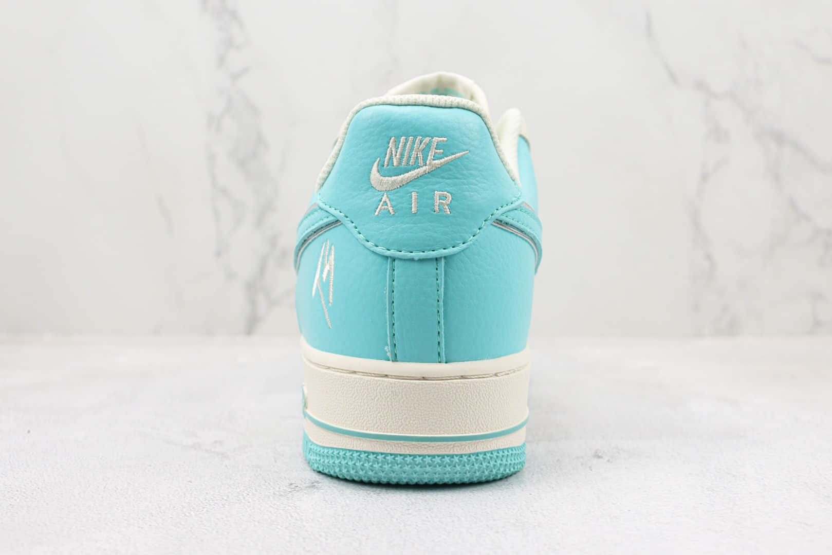 耐克Nike Air Force 1'07 LV8纯原版本低帮空军一号米白蓝银勾板鞋 莆田天花板AF1系列 货号：IO5636-555