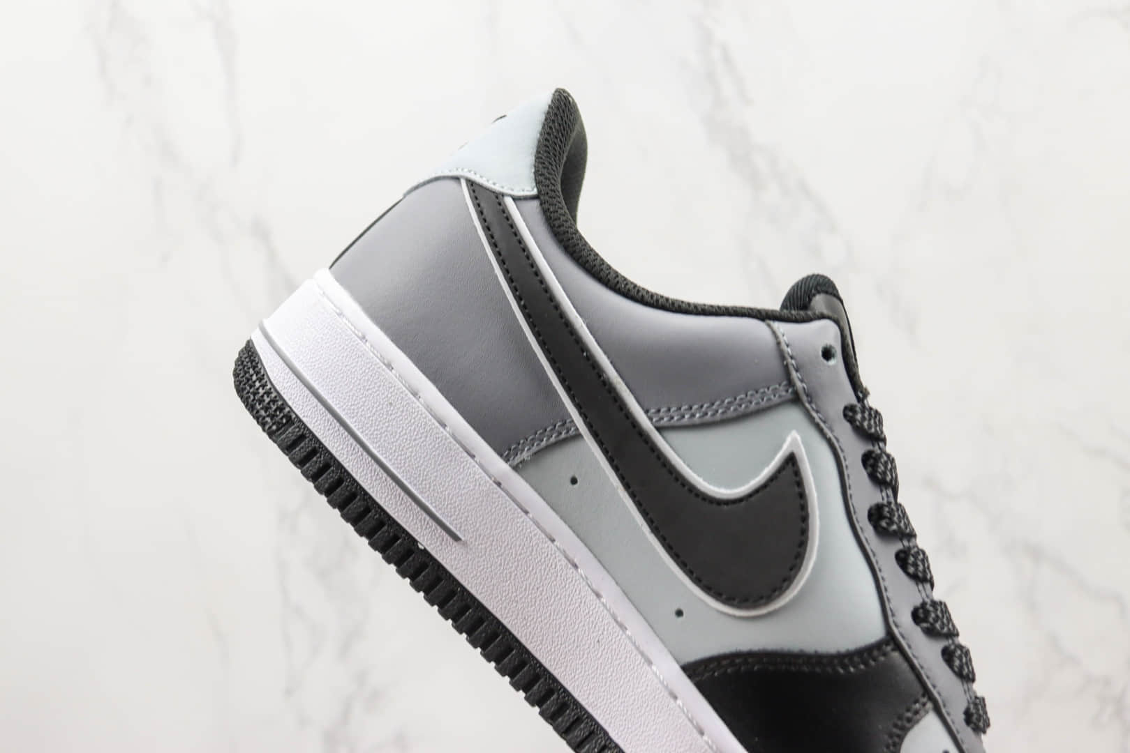 耐克Nike Air Force 1'07 Low纯原版本低帮空军一号黑灰拼色板鞋 莆田天花板AF1系列 货号：TP5558-756