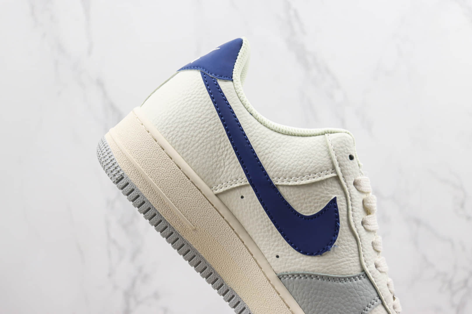 耐克Nike Air Force 1 '07 Low纯原版本空军一号低帮白灰蓝拼色板鞋 莆田耐克货源 货号：CT5586-033