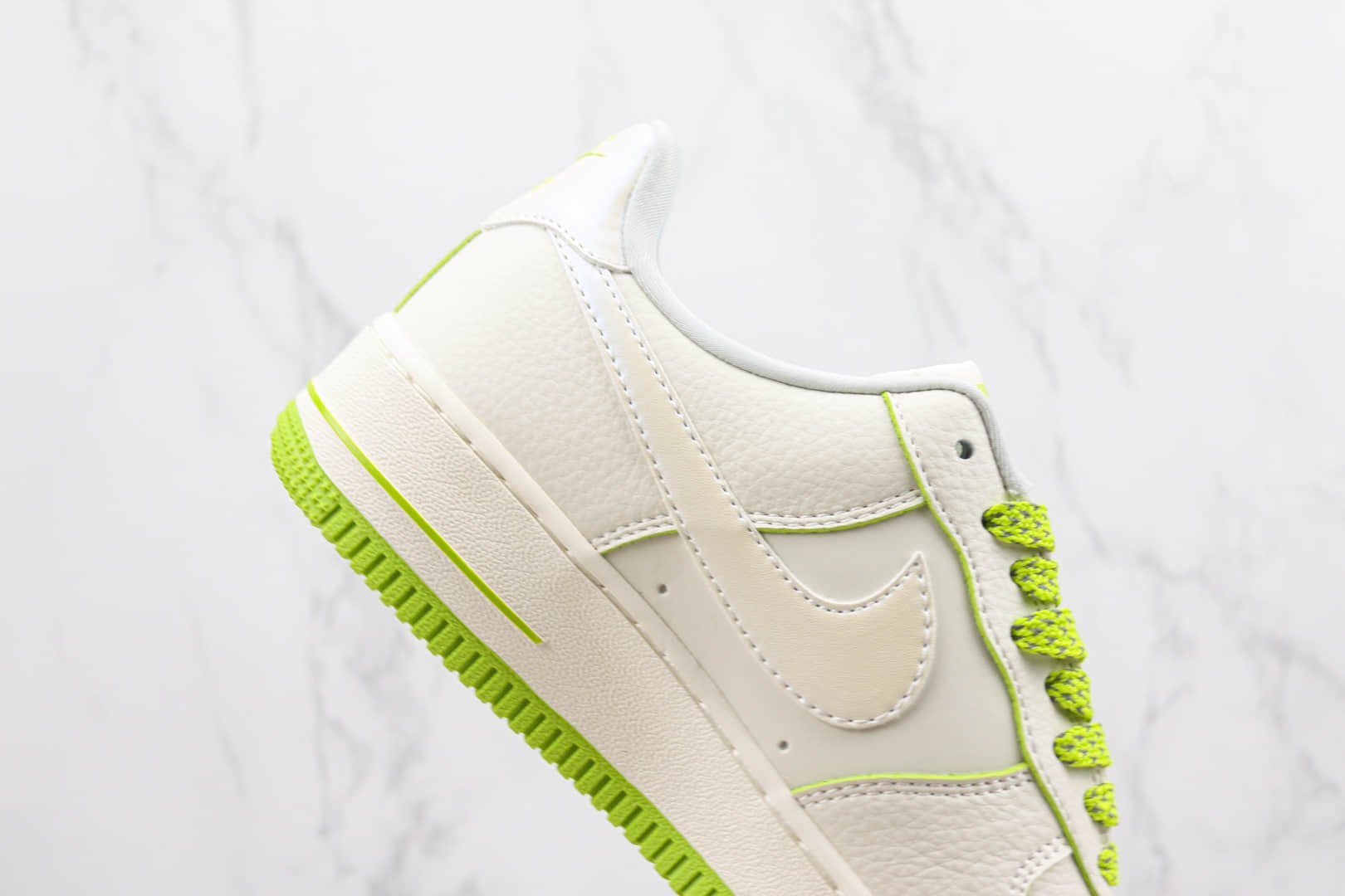 耐克Nike Air Force 1 '07 Low纯原版本低帮空军一号珠光白绿板鞋 莆田天花板AF1系列 货号：DD9915-699