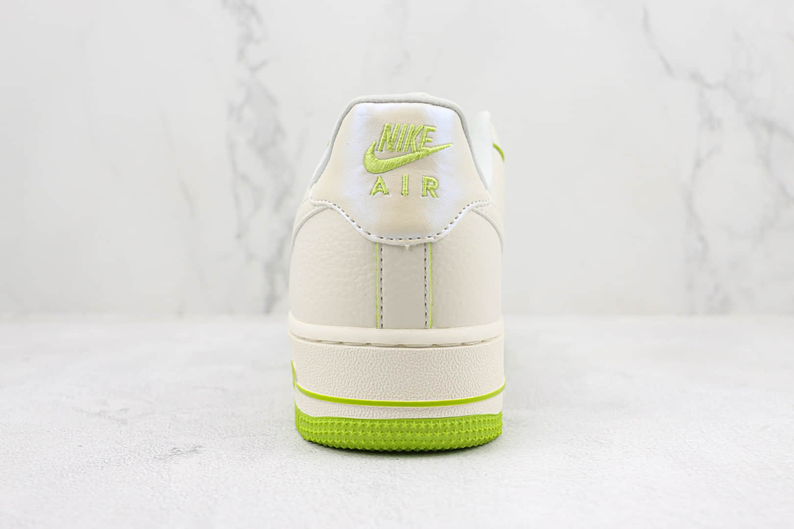 耐克Nike Air Force 1 '07 Low纯原版本低帮空军一号珠光白绿板鞋 莆田天花板AF1系列 货号：DD9915-699