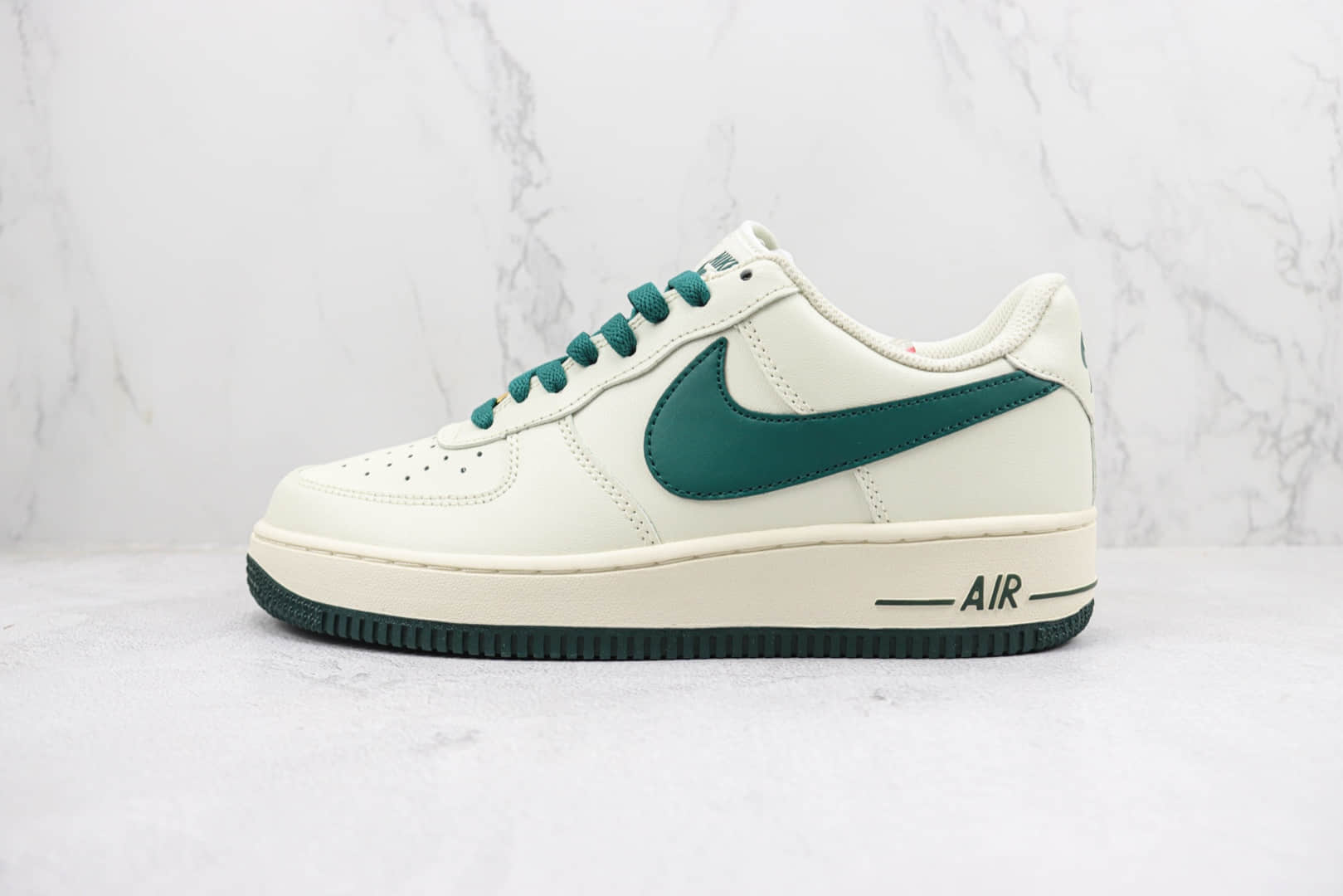 耐克Nike Air Force 1 '07 Low纯原版本空军一号低帮白墨绿色板鞋 莆田天花板AF1系列 货号：SP0758-027