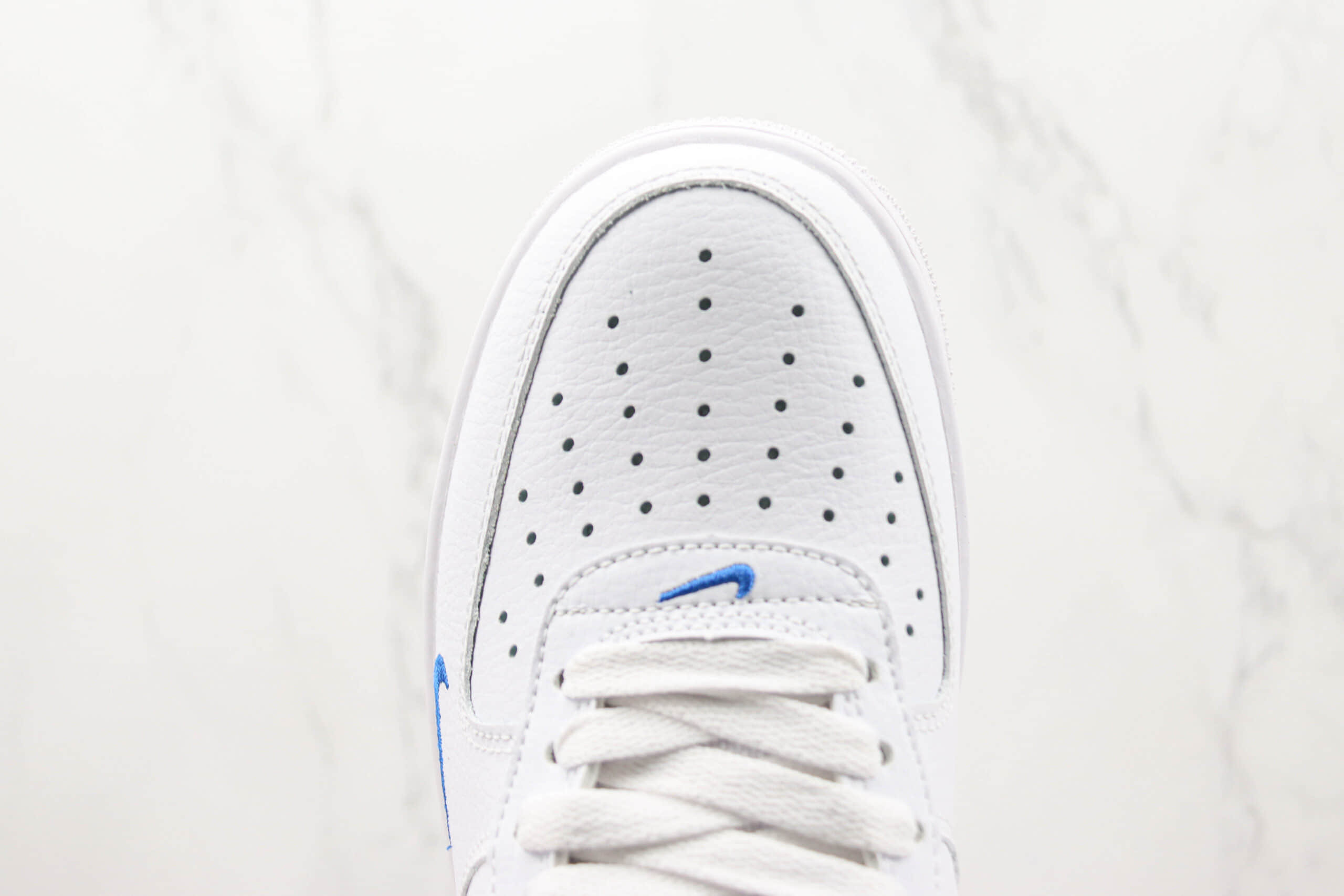 耐克Nike Air Force 1纯原版本低帮空军一号白蓝镂空大勾板鞋 莆田天花板AF1系列 货号：FB8971-100