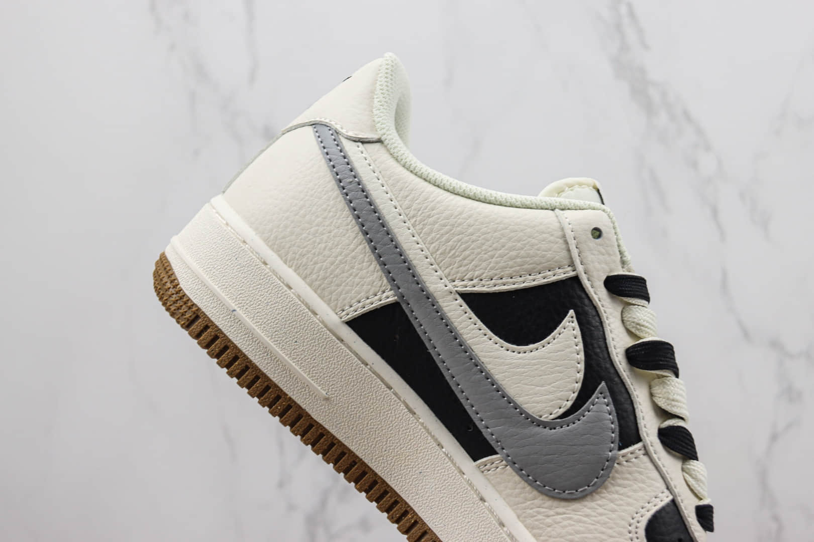 耐克Nike Air Force 1'07 Low纯原版本低帮空军一号黑白熊猫双勾板鞋 莆田天花板AF1系列 货号：CC2569-077