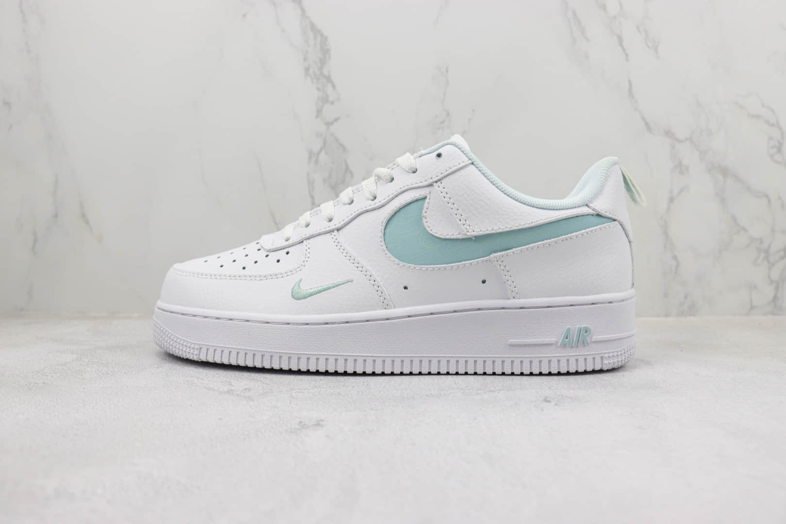 耐克Nike Air Force 1 Low纯原版本低帮空军一号白薄荷绿板鞋 莆田耐克货源 货号：FB8971-600