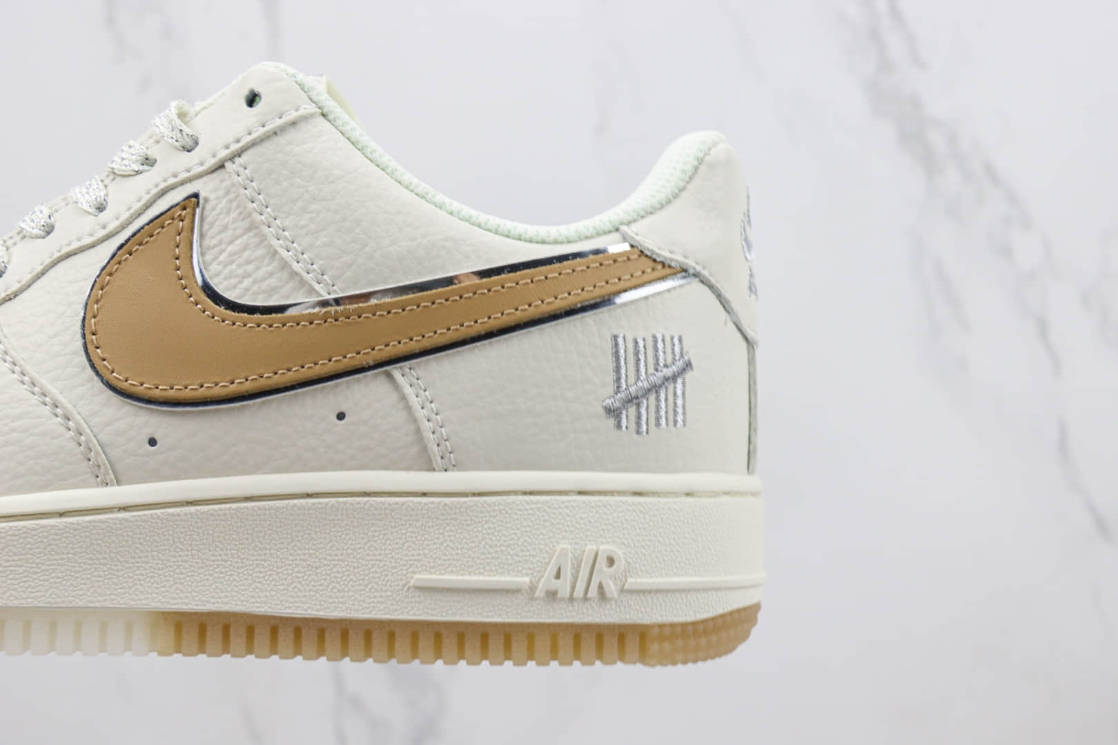 耐克Nike Air Force 1'07 Low纯原版本低帮空军一号UN联名米白拿铁板鞋 莆田天花板AF1系列 货号：BS9055-735