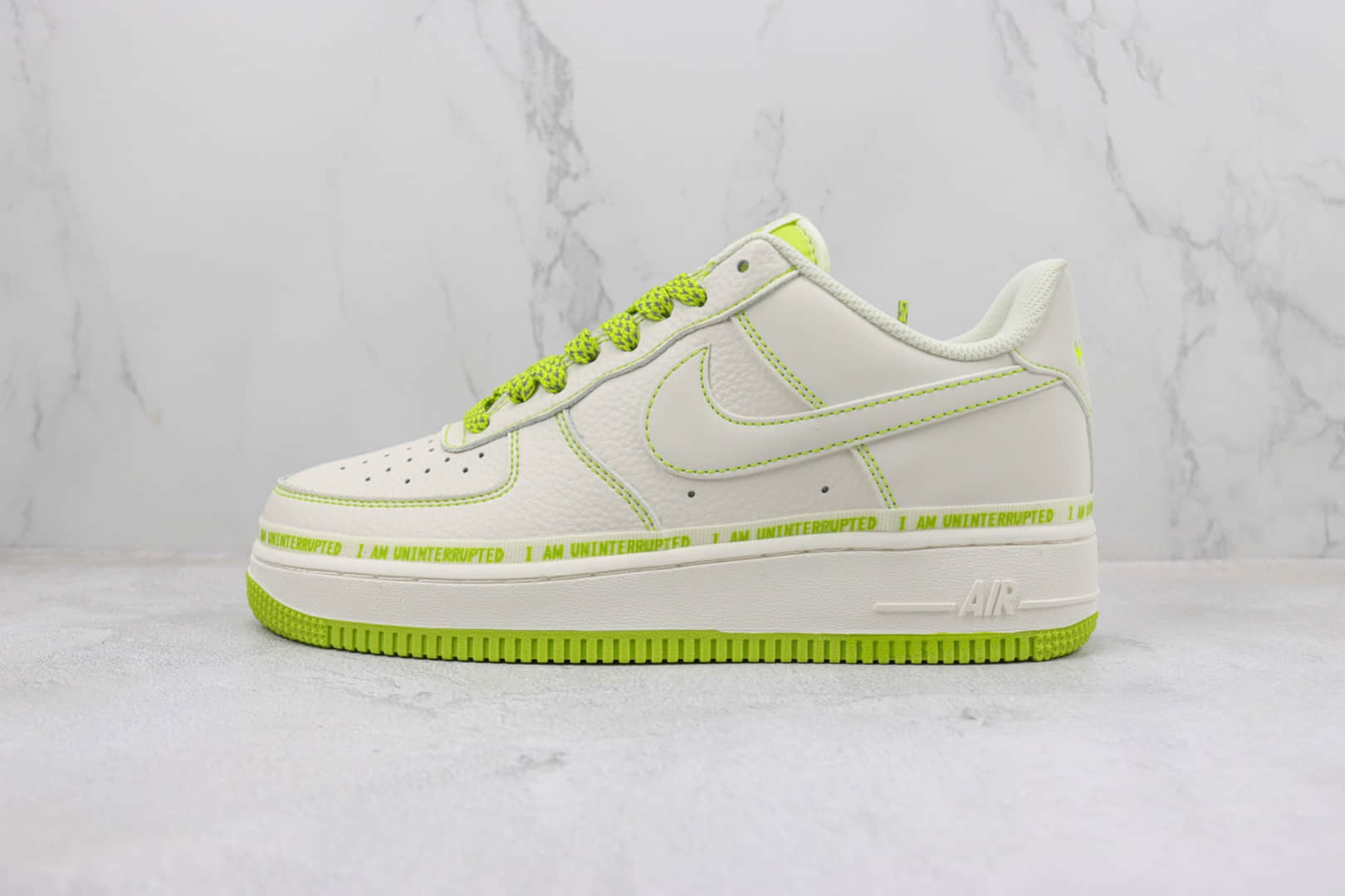 耐克Nike Air Force 1'07 Low纯原版本空军一号白绿字母印花满天星板鞋 莆田天花板AF1系列 货号：LJ2322-568