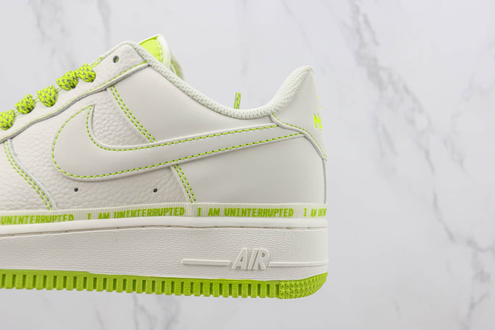 耐克Nike Air Force 1'07 Low纯原版本空军一号白绿字母印花满天星板鞋 莆田天花板AF1系列 货号：LJ2322-568