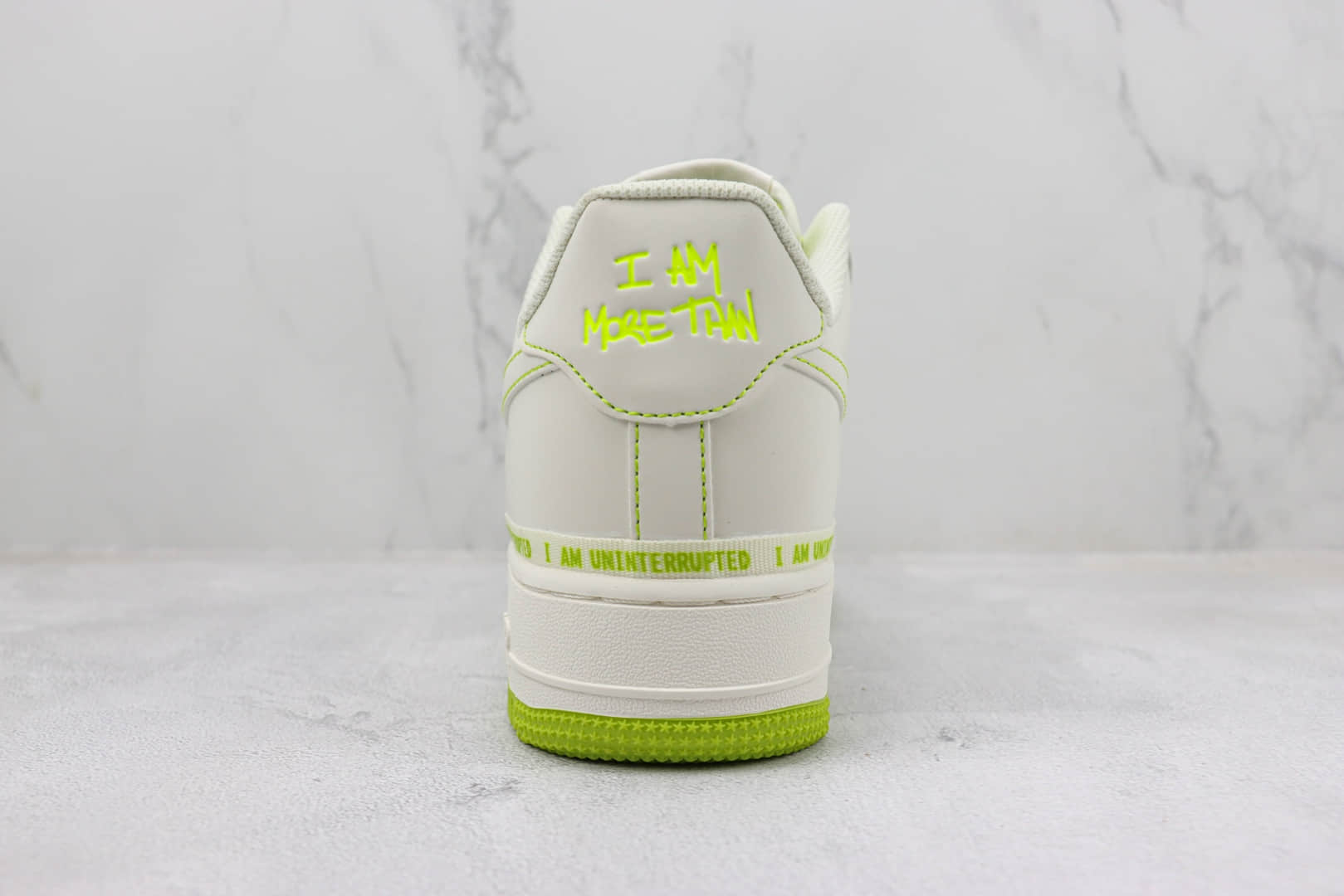 耐克Nike Air Force 1'07 Low纯原版本空军一号白绿字母印花满天星板鞋 莆田天花板AF1系列 货号：LJ2322-568