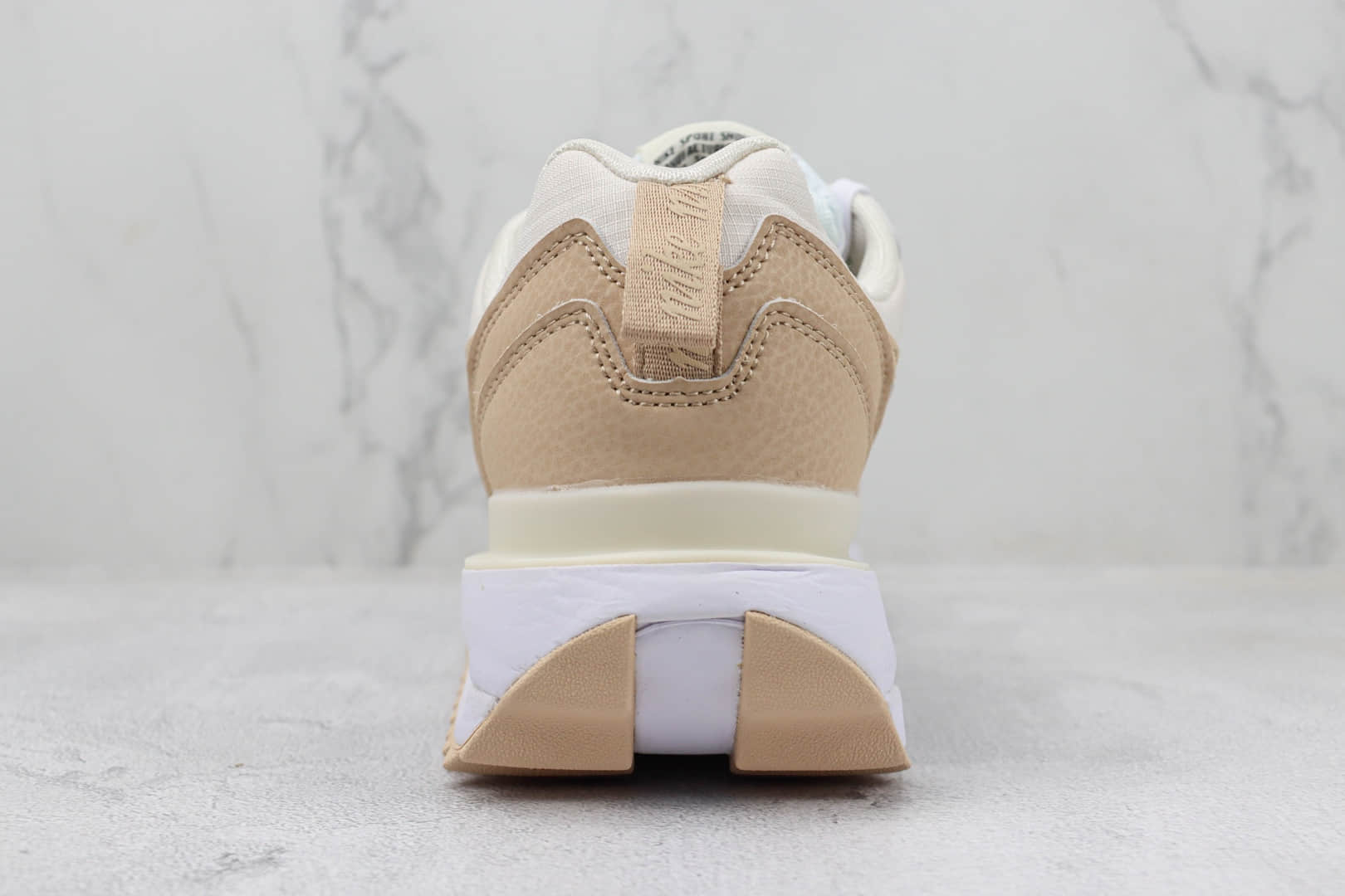 耐克Nike Air Max Dawn纯原版本黎明系列浅卡其气垫慢跑鞋 莆田耐克货源 货号：DR2395-600