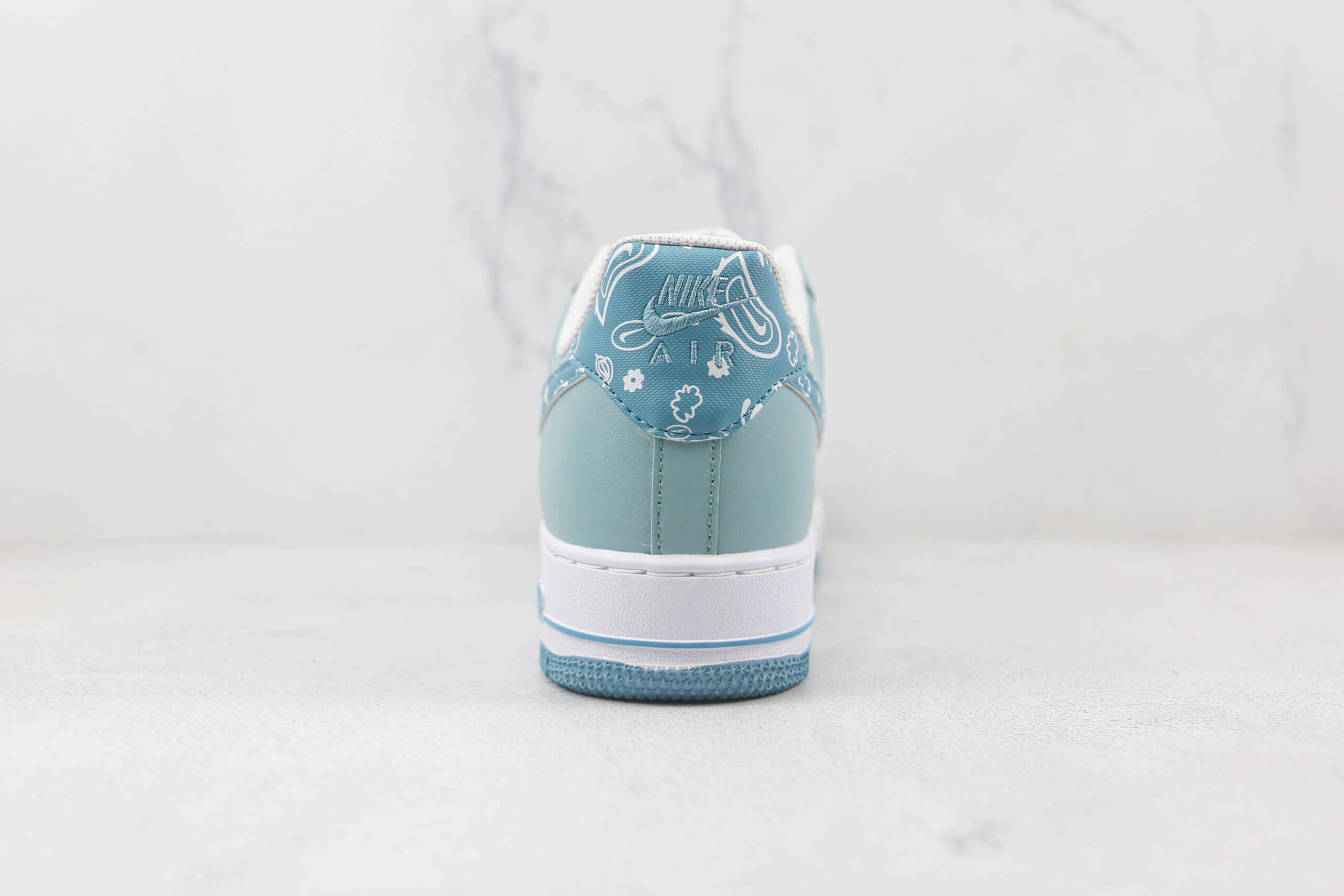 耐克Nike Air Force 1’07 Low纯原版本低帮空军一号白蓝腰果花板鞋 莆田耐克货源 货号：XM9612-092