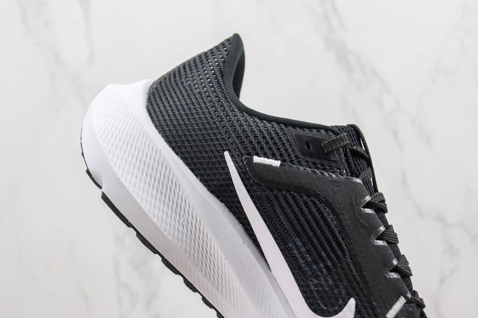 耐克Nike Air Zoom Pegasus 40纯原版本飞马40代黑白色跑鞋 莆田耐克工厂 货号：FB7179-001