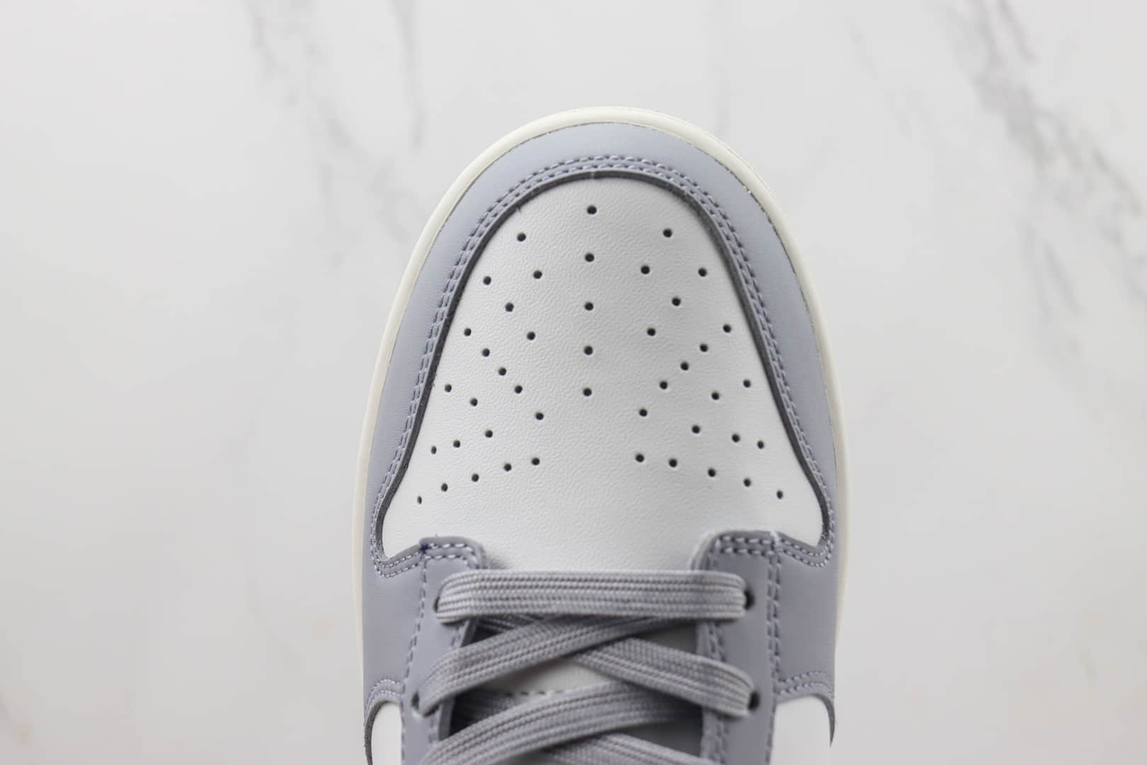 耐克Nike SB Dunk Low纯原版本低帮SB Dunk灰白酒红勾板鞋 莆田耐克货源 货号：DD1503-122