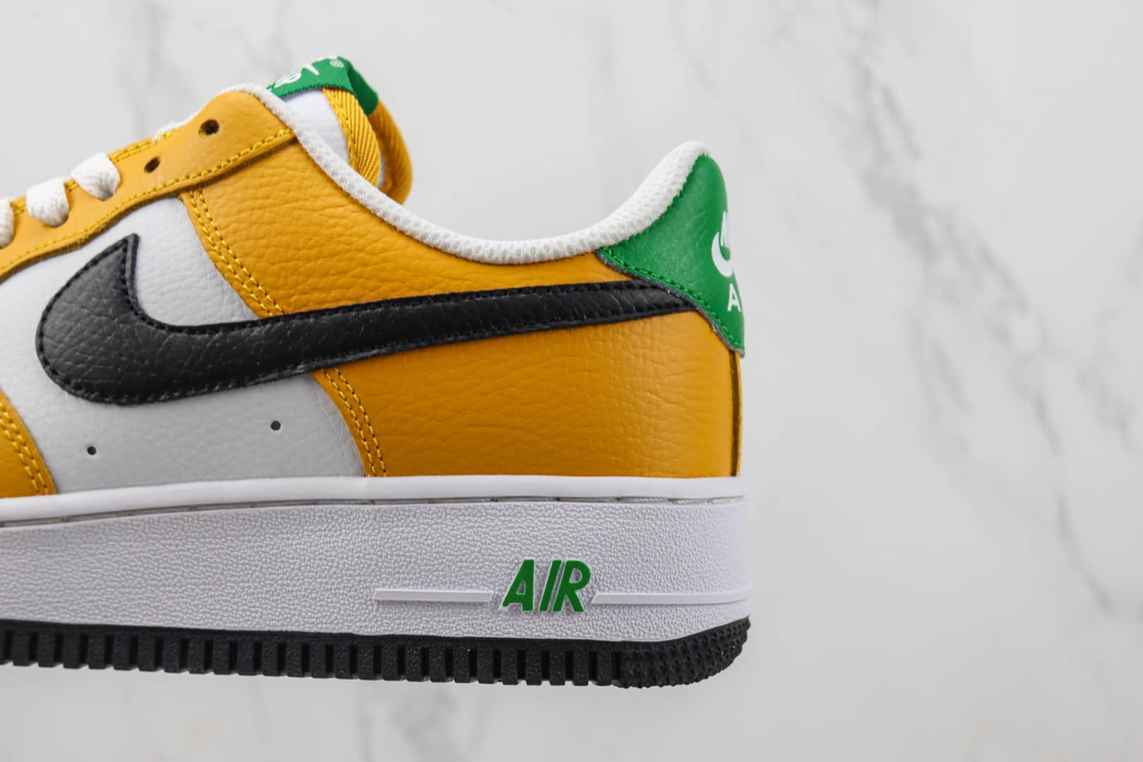 耐克Nike Air Force 1 Low纯原版本空军一号低帮AF1白黄黑勾板鞋 莆田耐克工厂 货号：FN8008-700