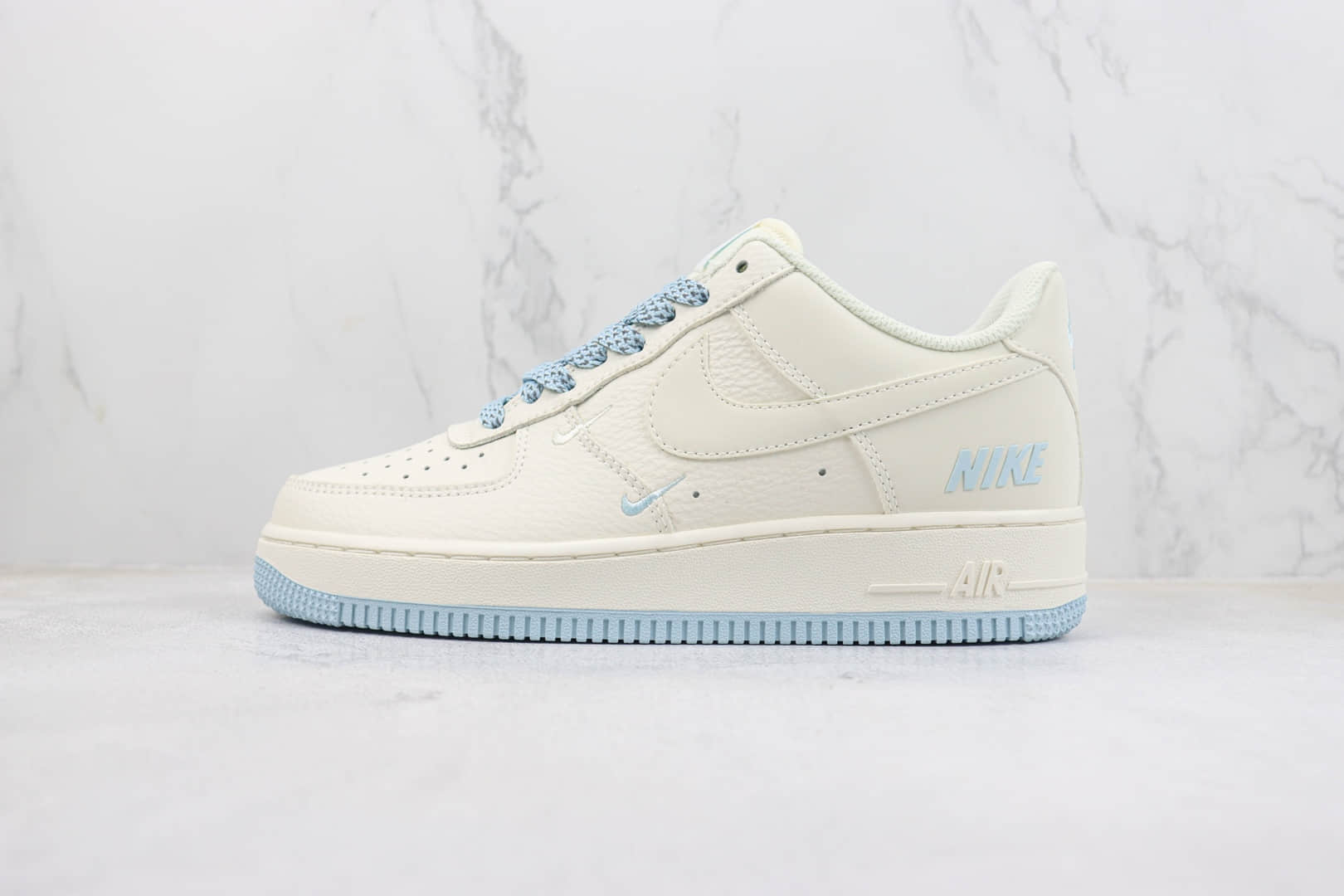 耐克Nike Air Force 1 Low纯原版本空军一号低帮AF1白蓝色3M反光板鞋 莆田耐克工厂 货号：TV2306-251