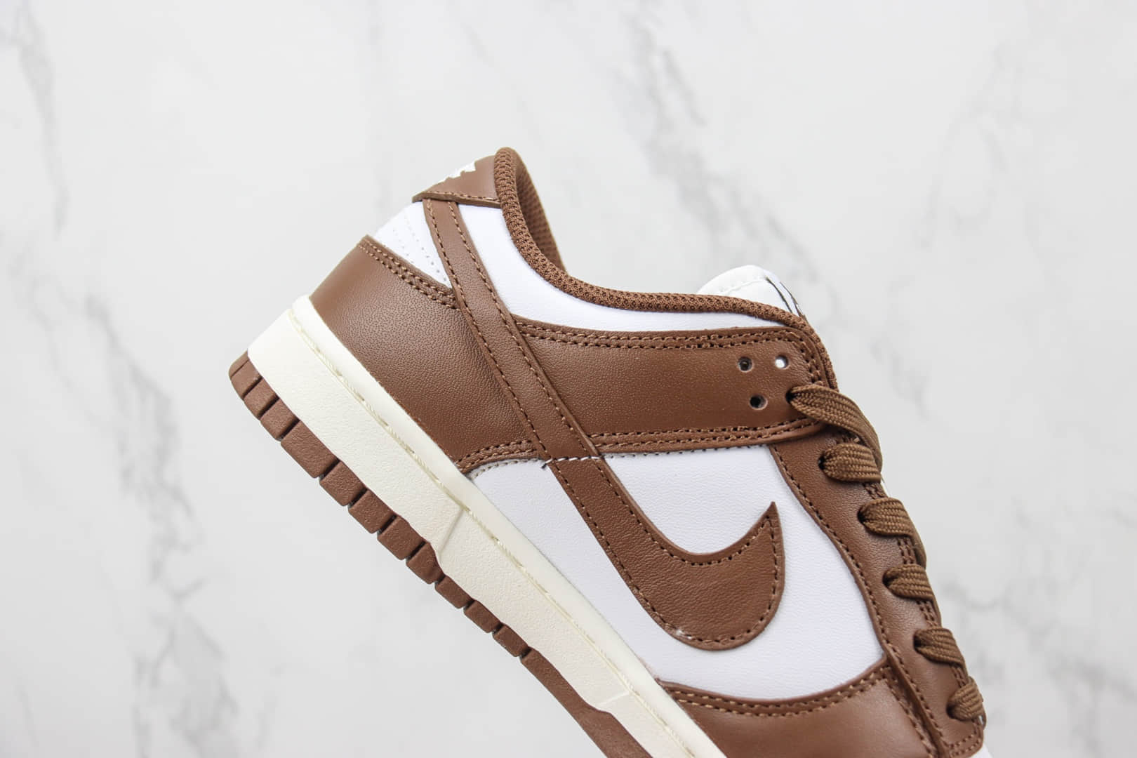 耐克Nike SB Dunk Low纯原版本低帮SB Dunk巧克力白棕色板鞋 莆田耐克货源 货号：DD1503-124