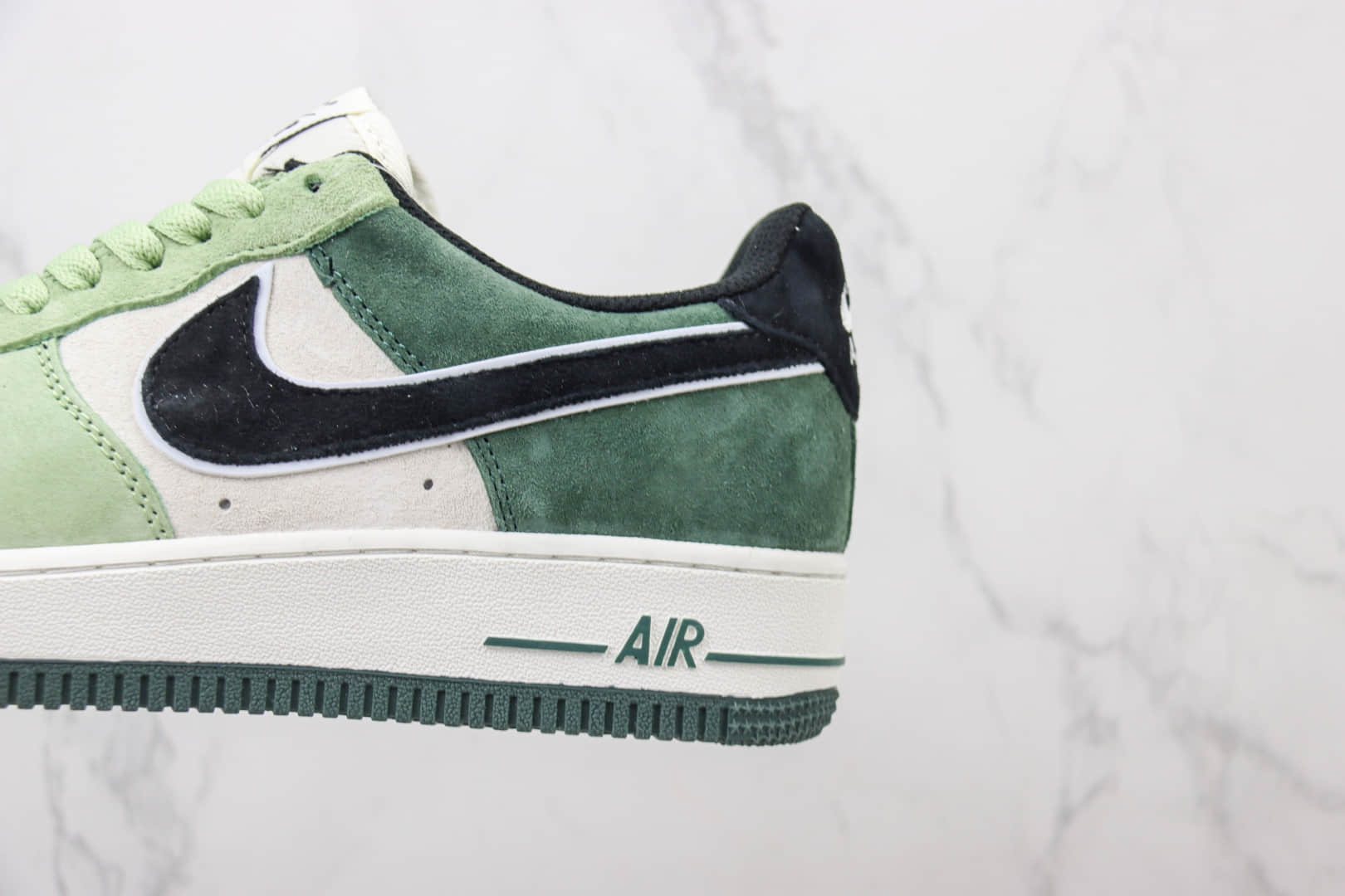 耐克Nike Air Force 1 Low纯原版本空军一号低帮AF1黑绿拼接麂皮板鞋 莆田天花板AF1 货号：LF8989-333