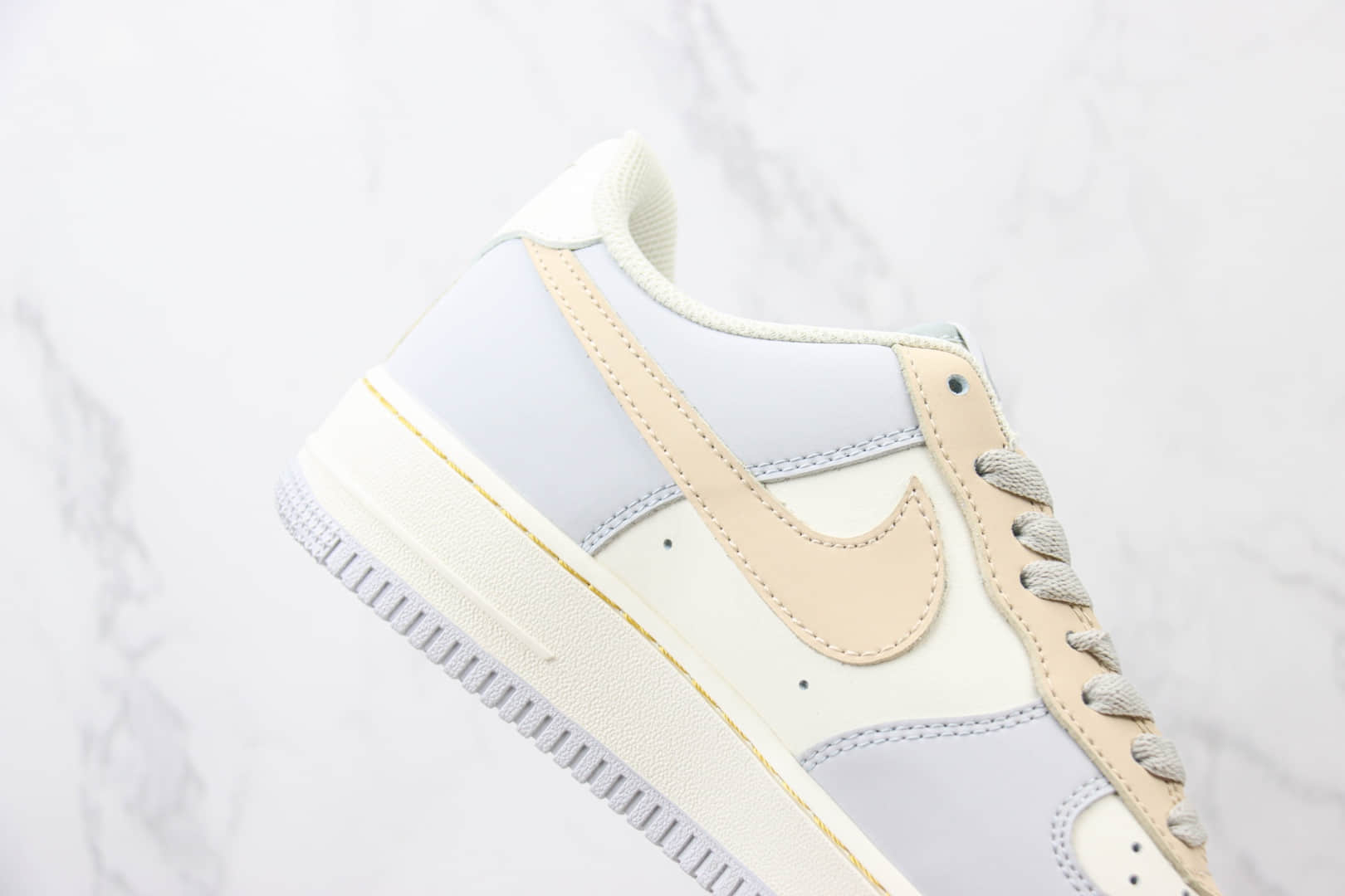 耐克Nike Air Force 1 Low纯原版本空军一号低帮AF1奶蓝粉橘板鞋 莆田耐克工厂 货号：DB3301-111
