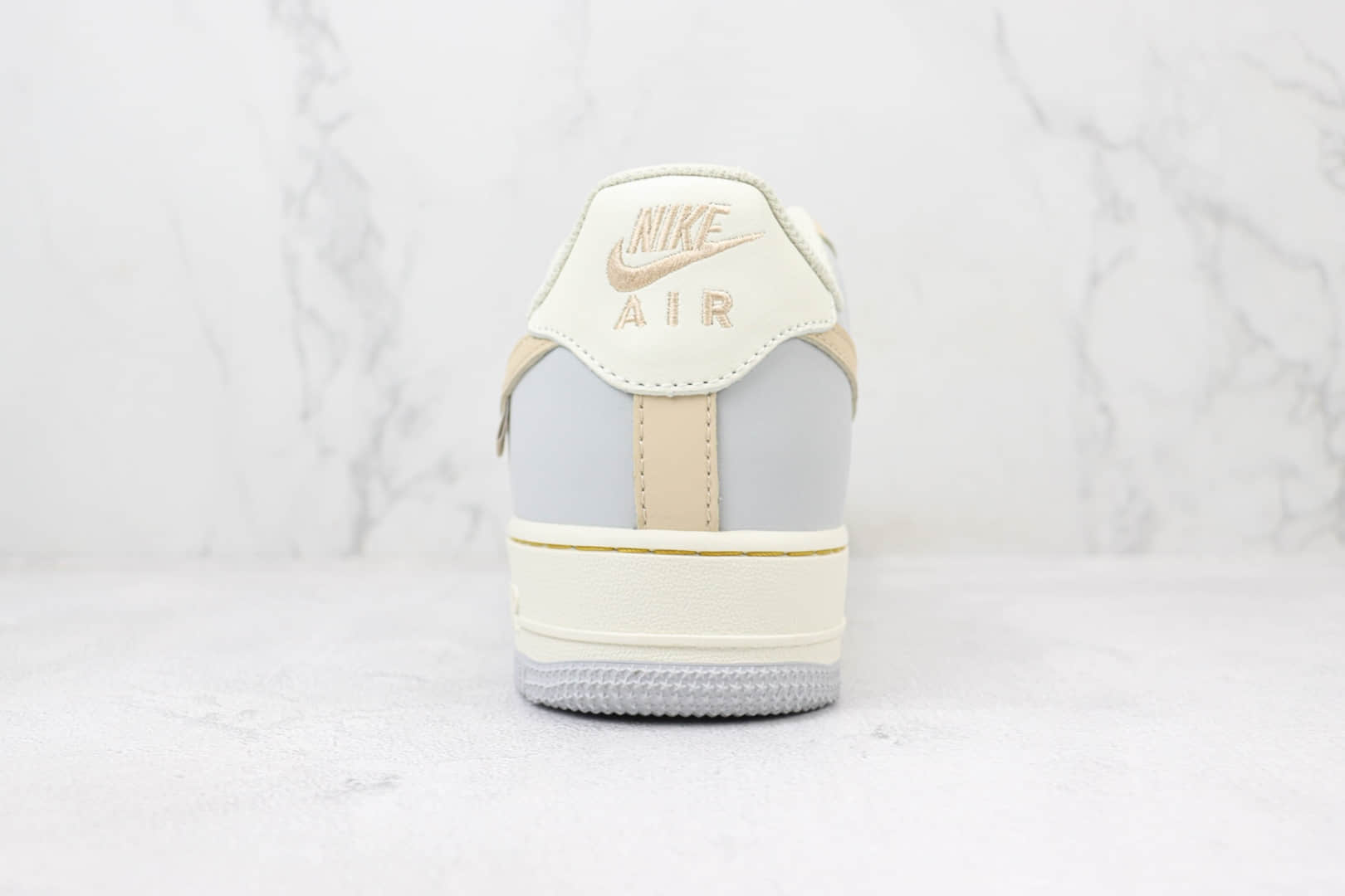 耐克Nike Air Force 1 Low纯原版本空军一号低帮AF1奶蓝粉橘板鞋 莆田耐克工厂 货号：DB3301-111