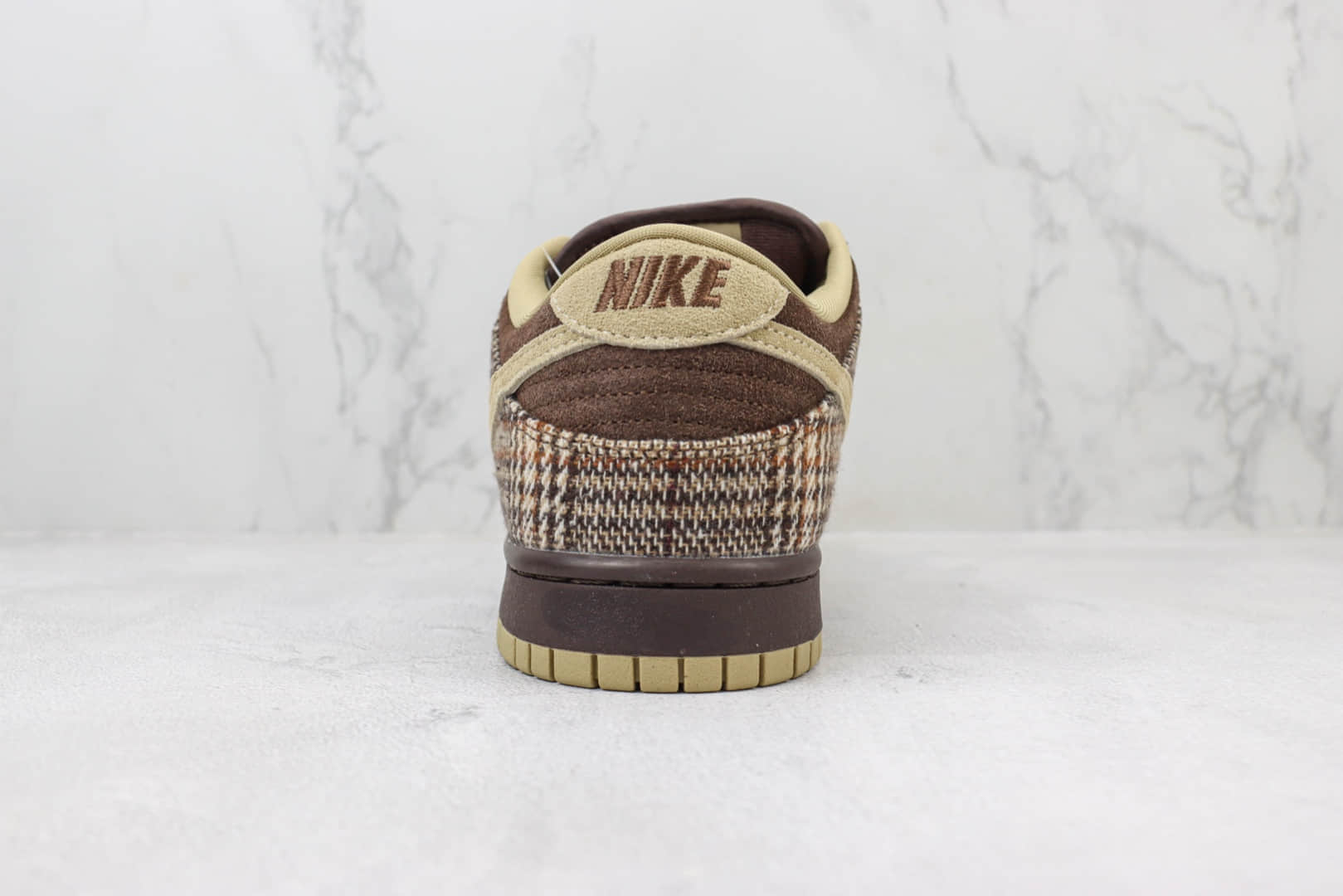 耐克Nike SB Dunk Low纯原版本低帮SB Dunk苏格兰格子棕滑板鞋 莆田耐克代理 货号：304292-223